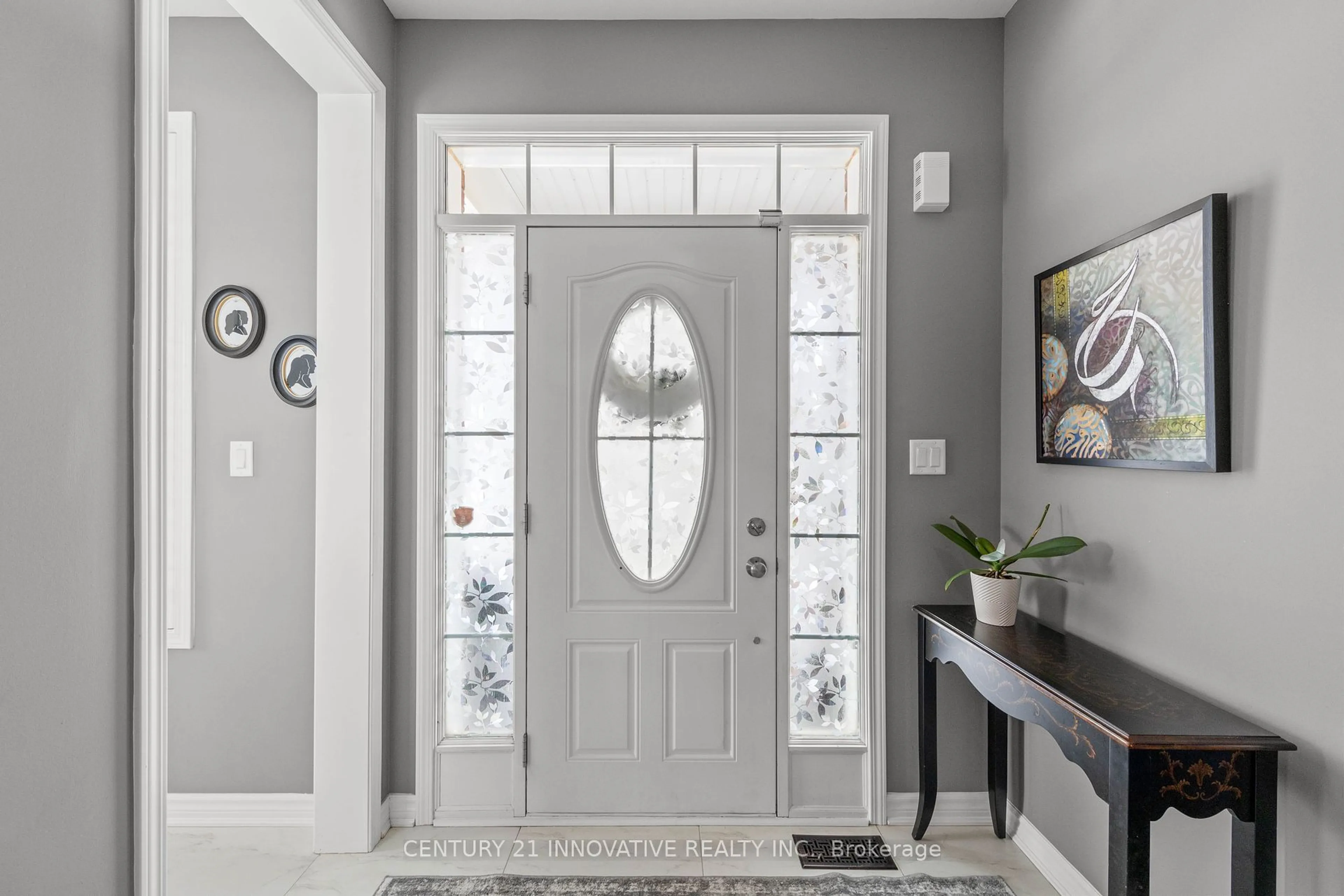 Indoor entryway for 1437 Farmstead Dr, Milton Ontario L9E 0B7