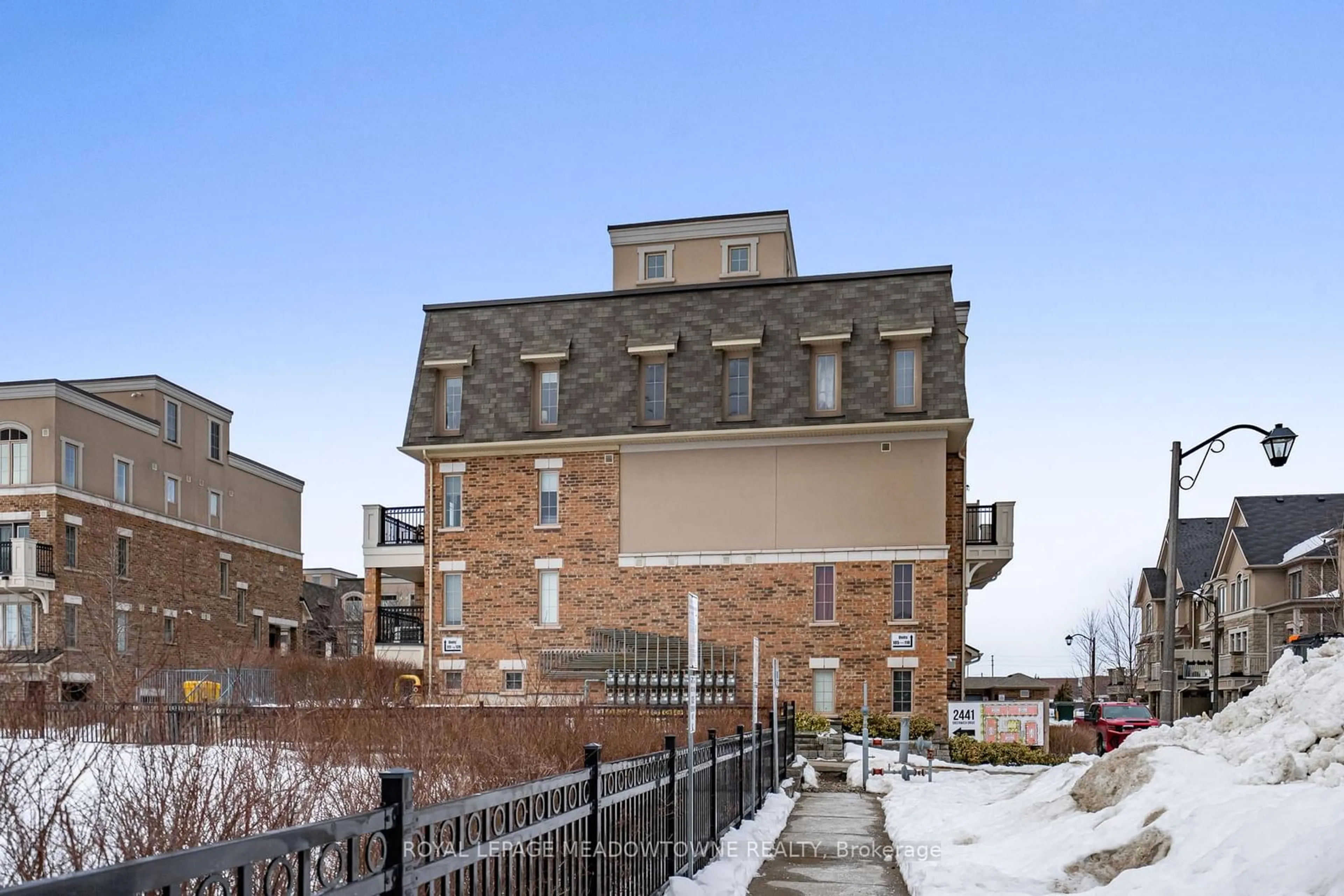 Home with brick exterior material, building for 2441 Greenwich Dr #127, Oakville Ontario L6M 0S4