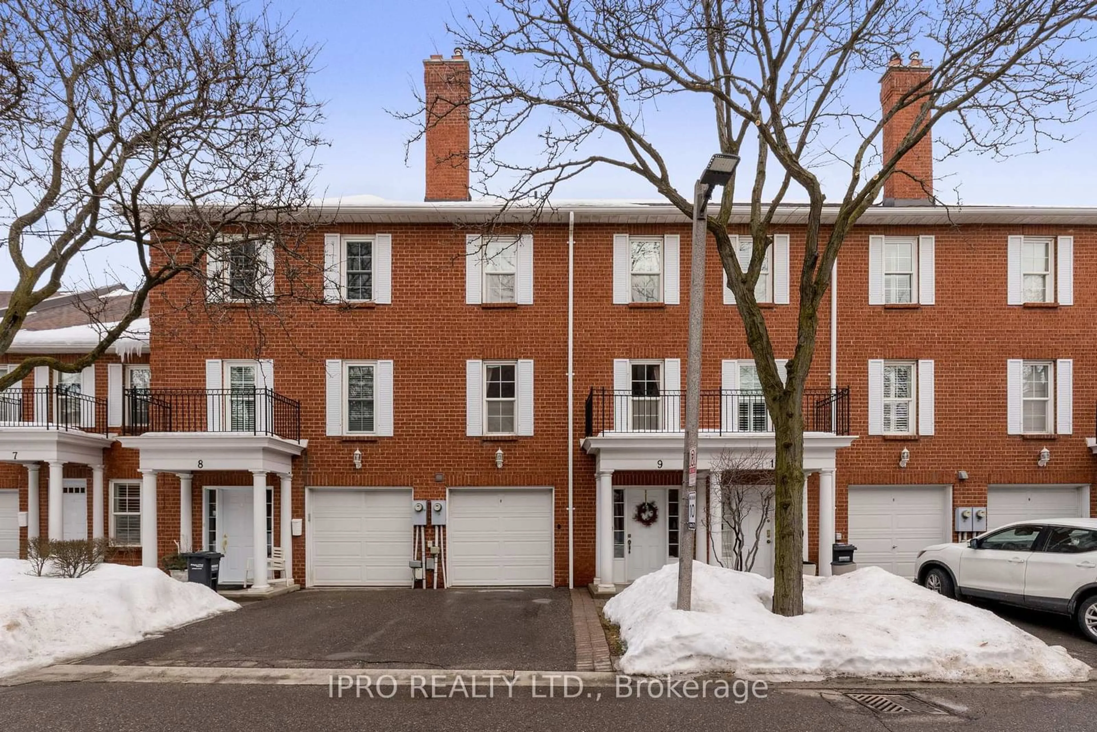 A pic from outside/outdoor area/front of a property/back of a property/a pic from drone, street for 9 Stornwood Crt #9, Brampton Ontario L6W 4H5