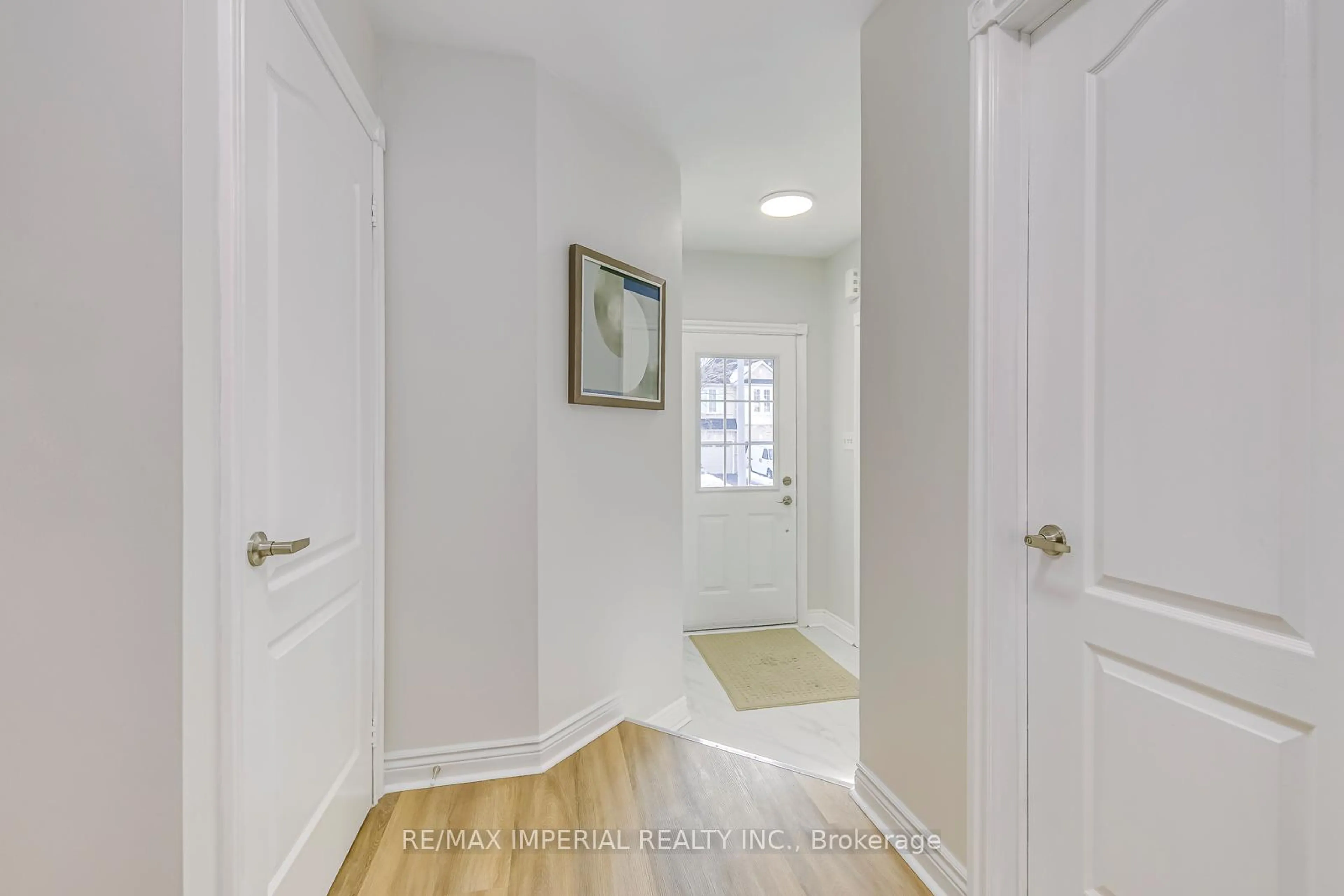 Indoor entryway for 3279 Carabella Way, Mississauga Ontario L5M 6T4