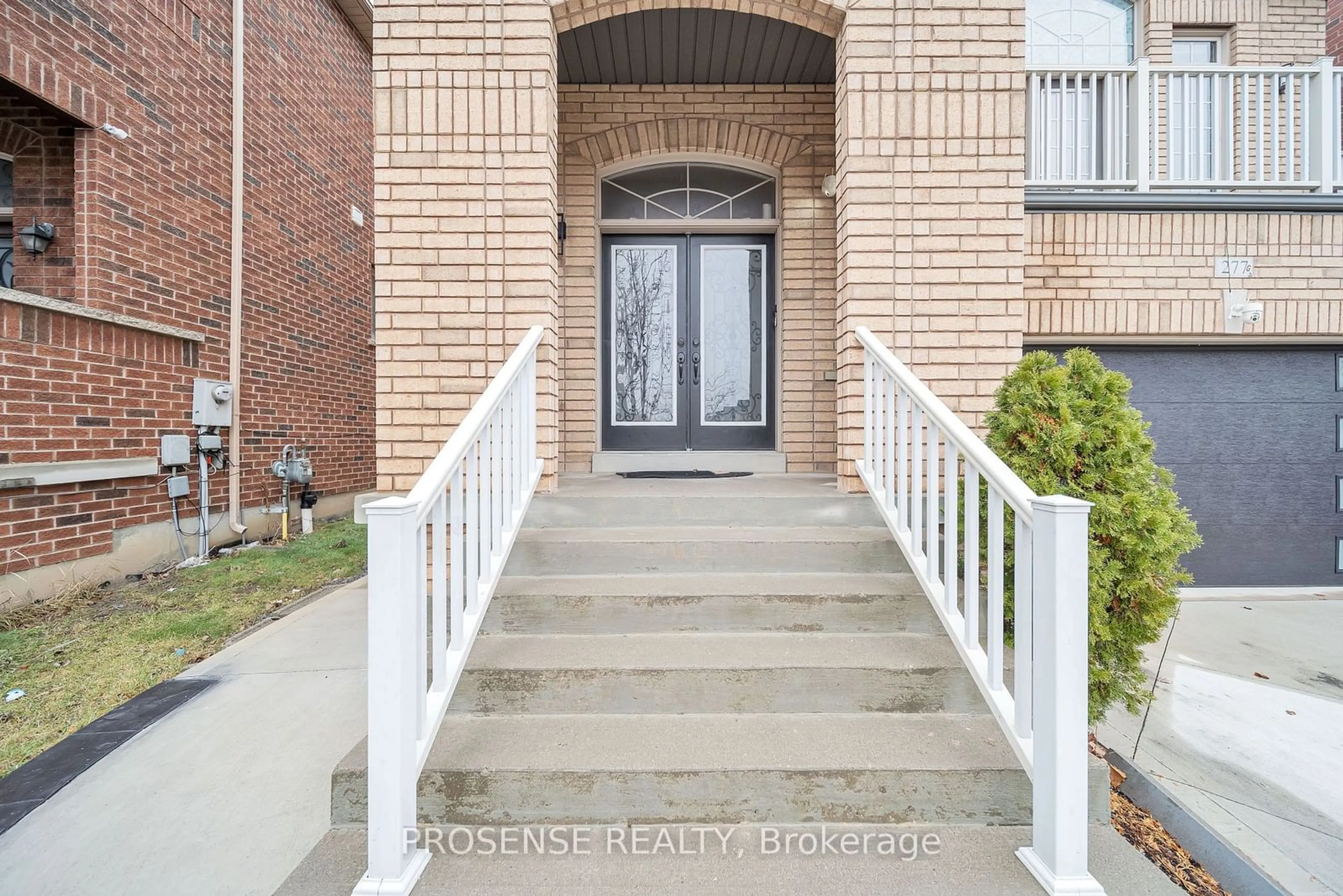 Indoor entryway for 277 Scott Blvd, Milton Ontario L9T 6Z7