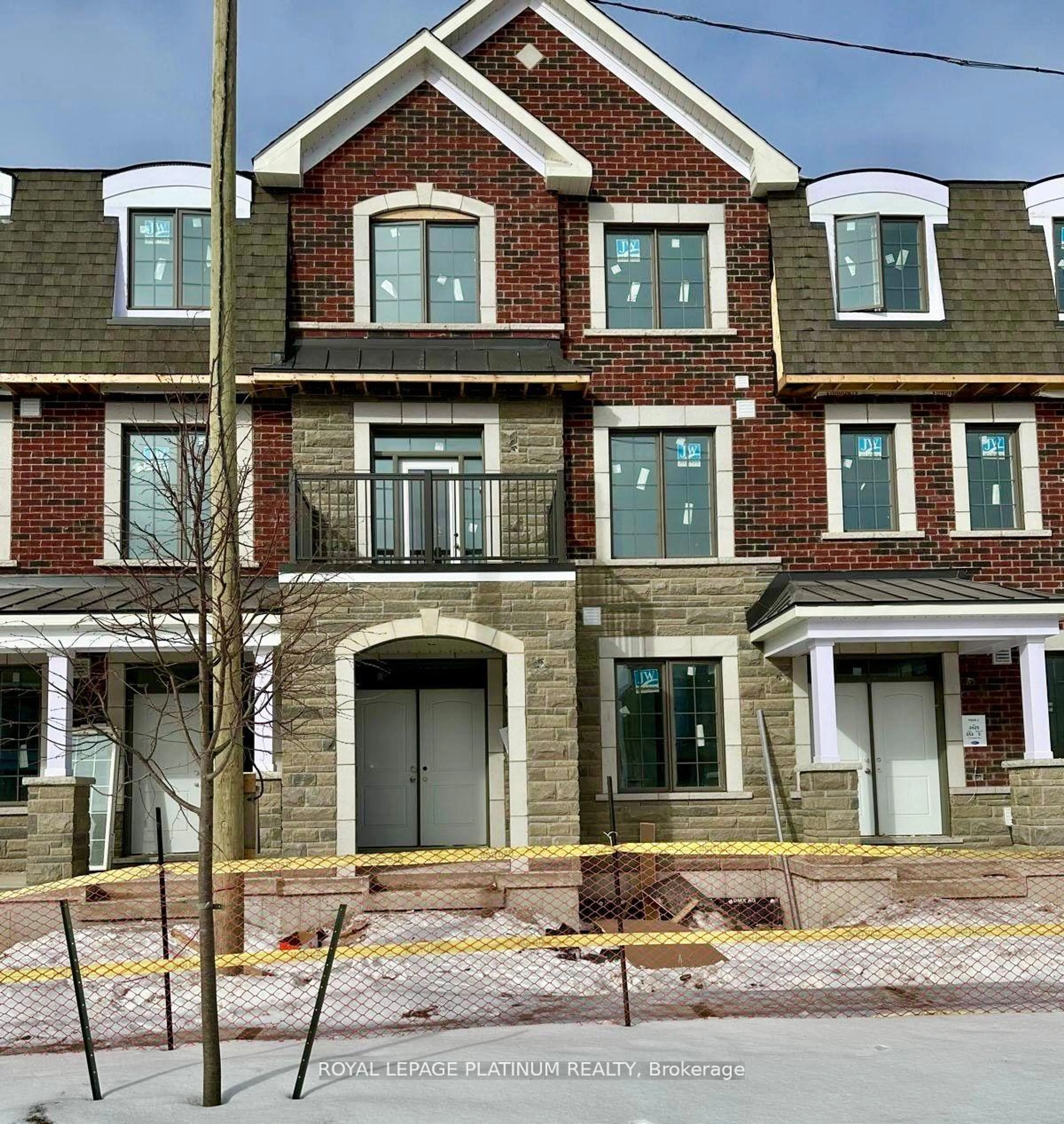 Home with brick exterior material, street for 33 Cullingtree Pl, Caledon Ontario L7C 3H1