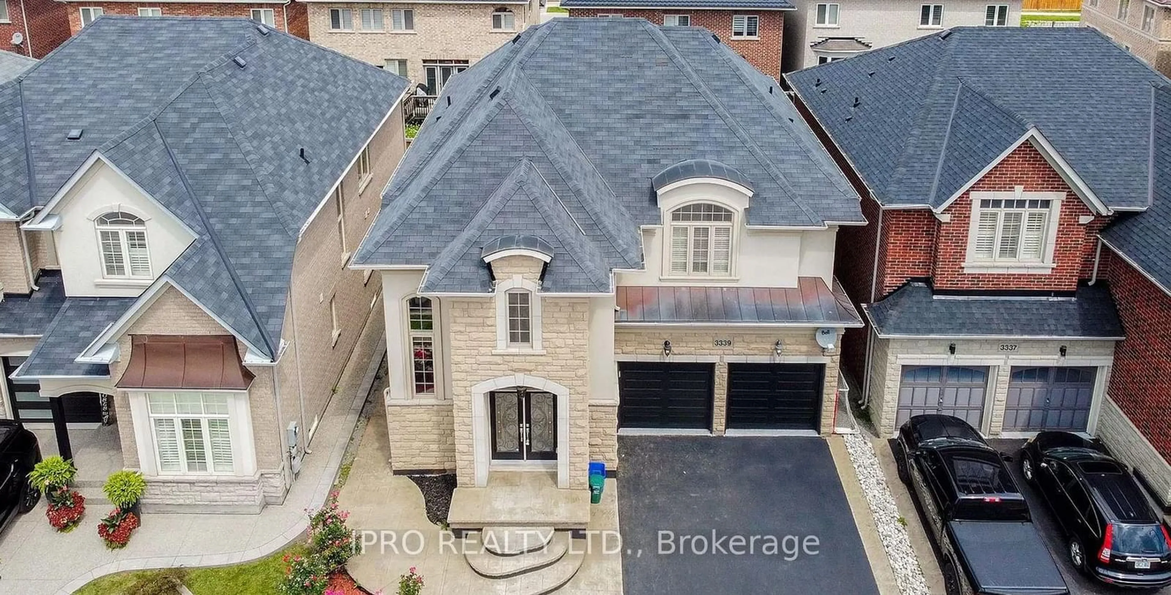 A pic from outside/outdoor area/front of a property/back of a property/a pic from drone, street for 3339 Moses Way, Burlington Ontario L7M 0L5