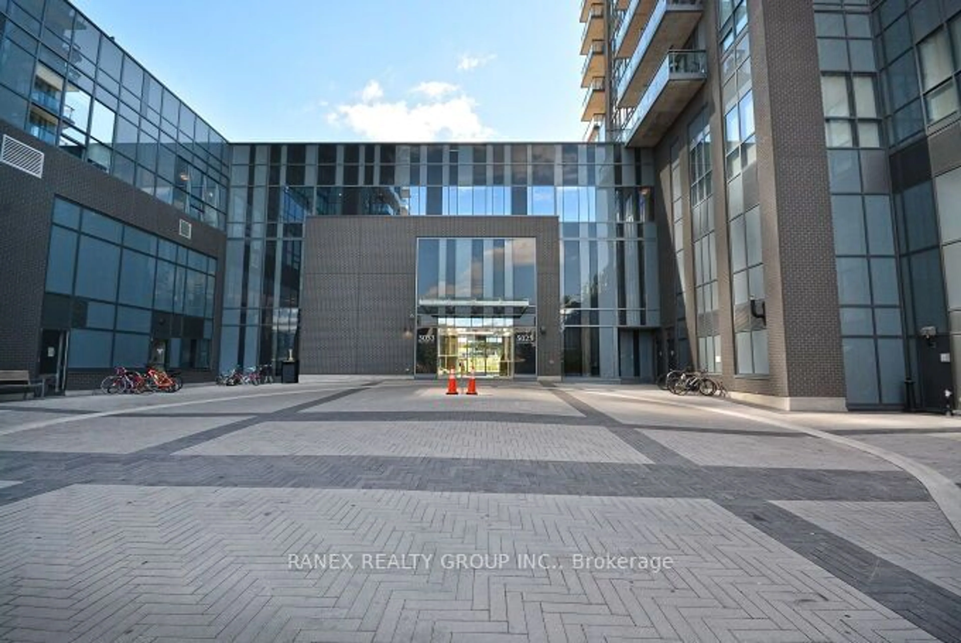 Indoor foyer for 5025 Four Springs Ave #1301, Mississauga Ontario L5R 0G5