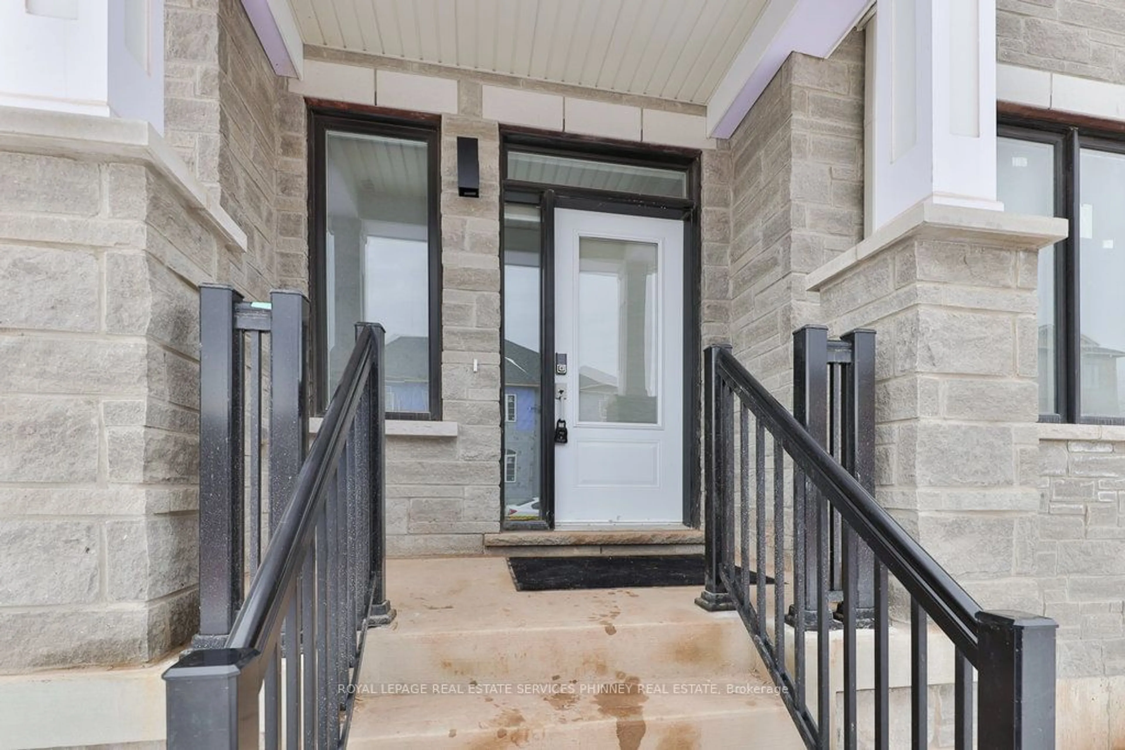 Indoor entryway for 9 Crown Gate, Oakville Ontario L6M 0W8