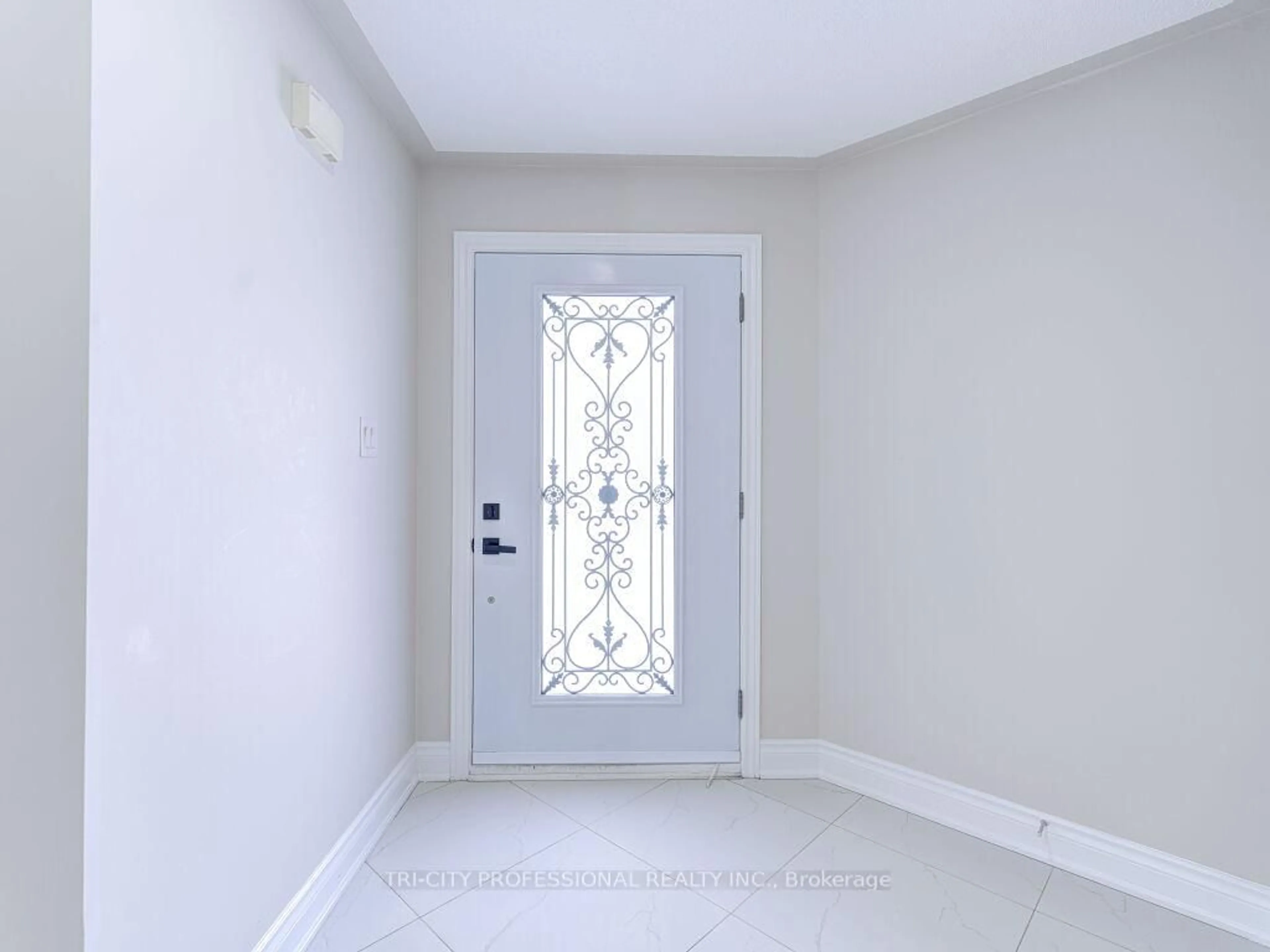 Indoor entryway for 40 Brinkley Dr, Brampton Ontario L7A 1G9