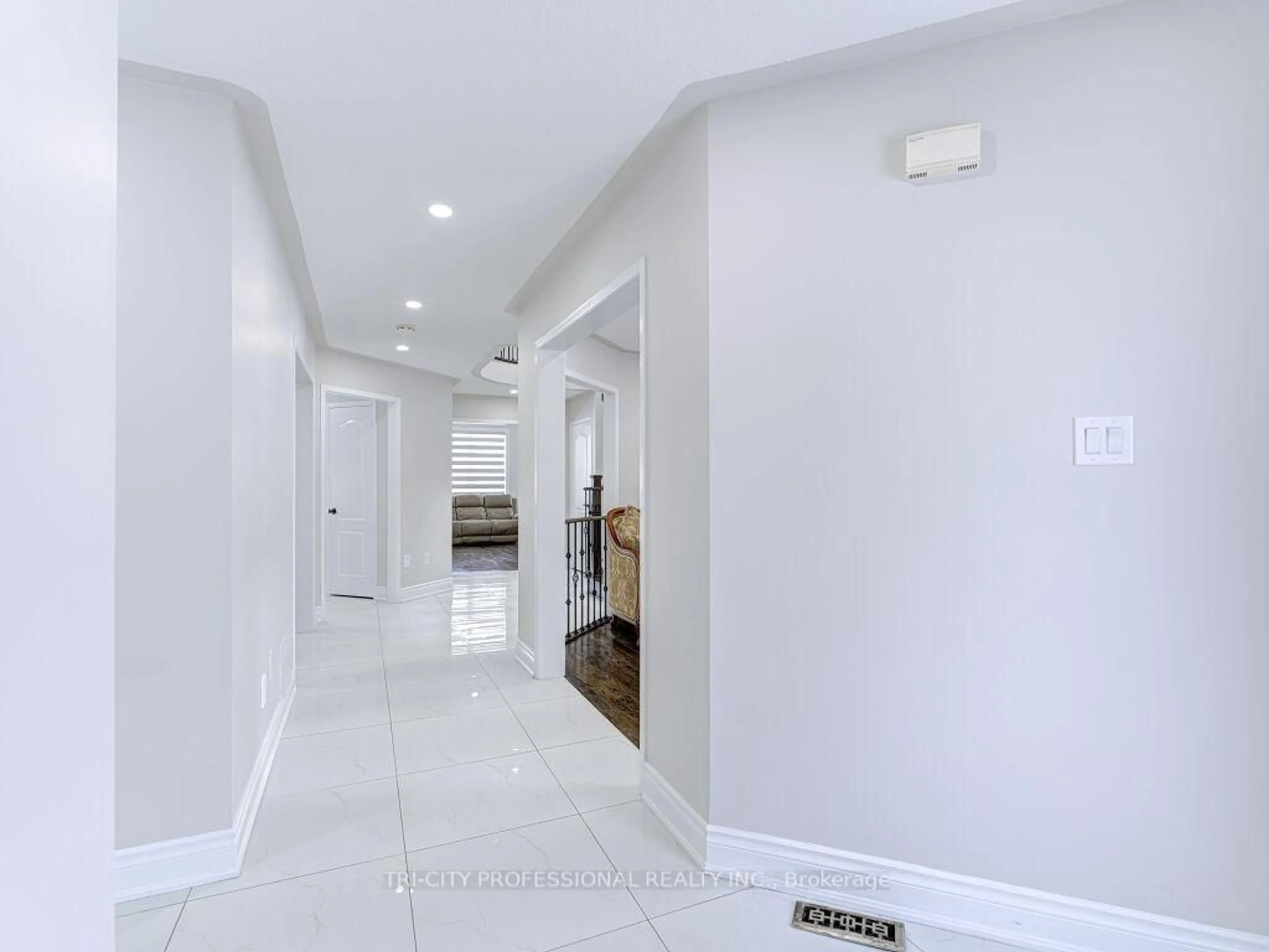 Indoor entryway for 40 Brinkley Dr, Brampton Ontario L7A 1G9