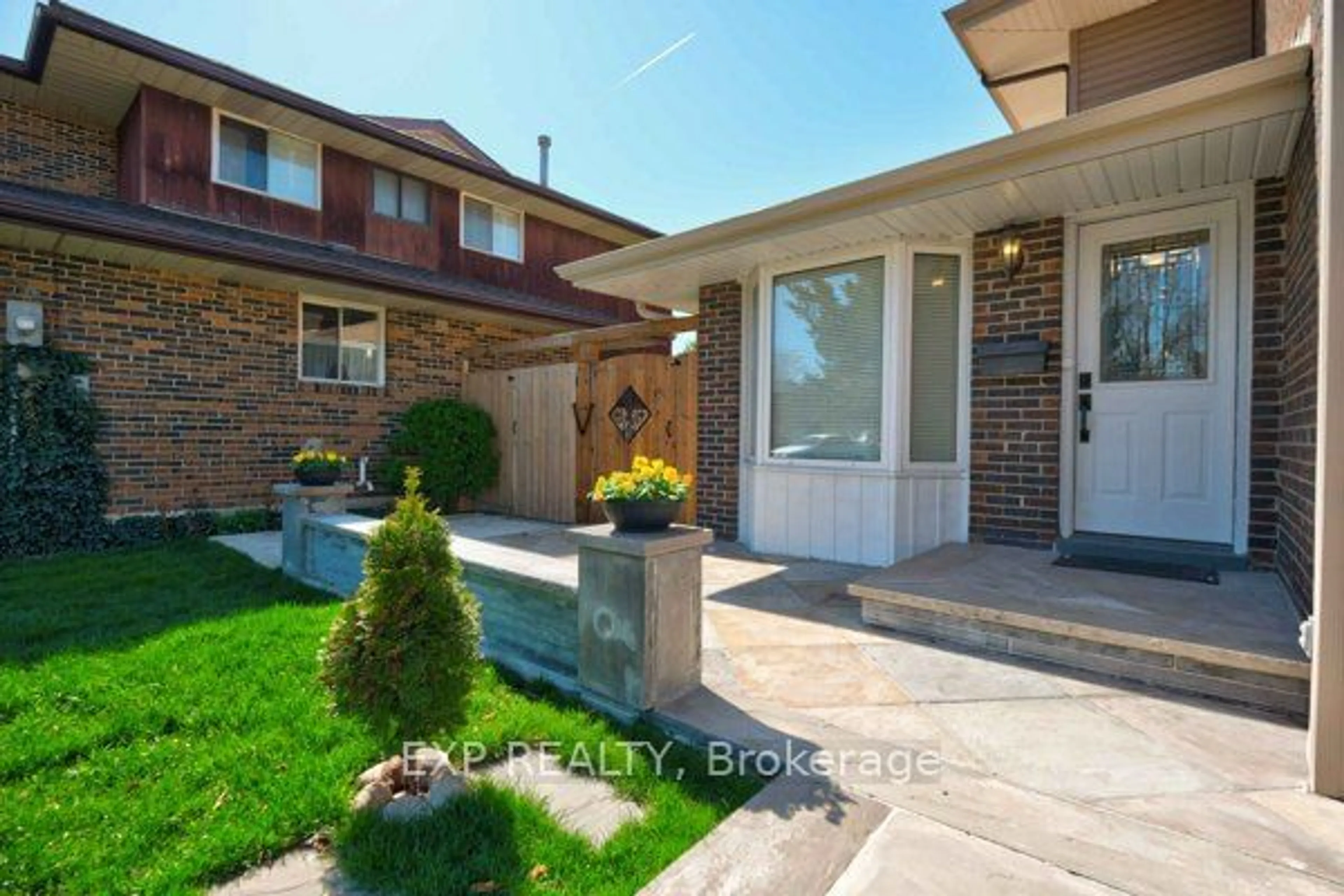 Home with brick exterior material, street for 4057 Taffey Cres, Mississauga Ontario L5L 2A6