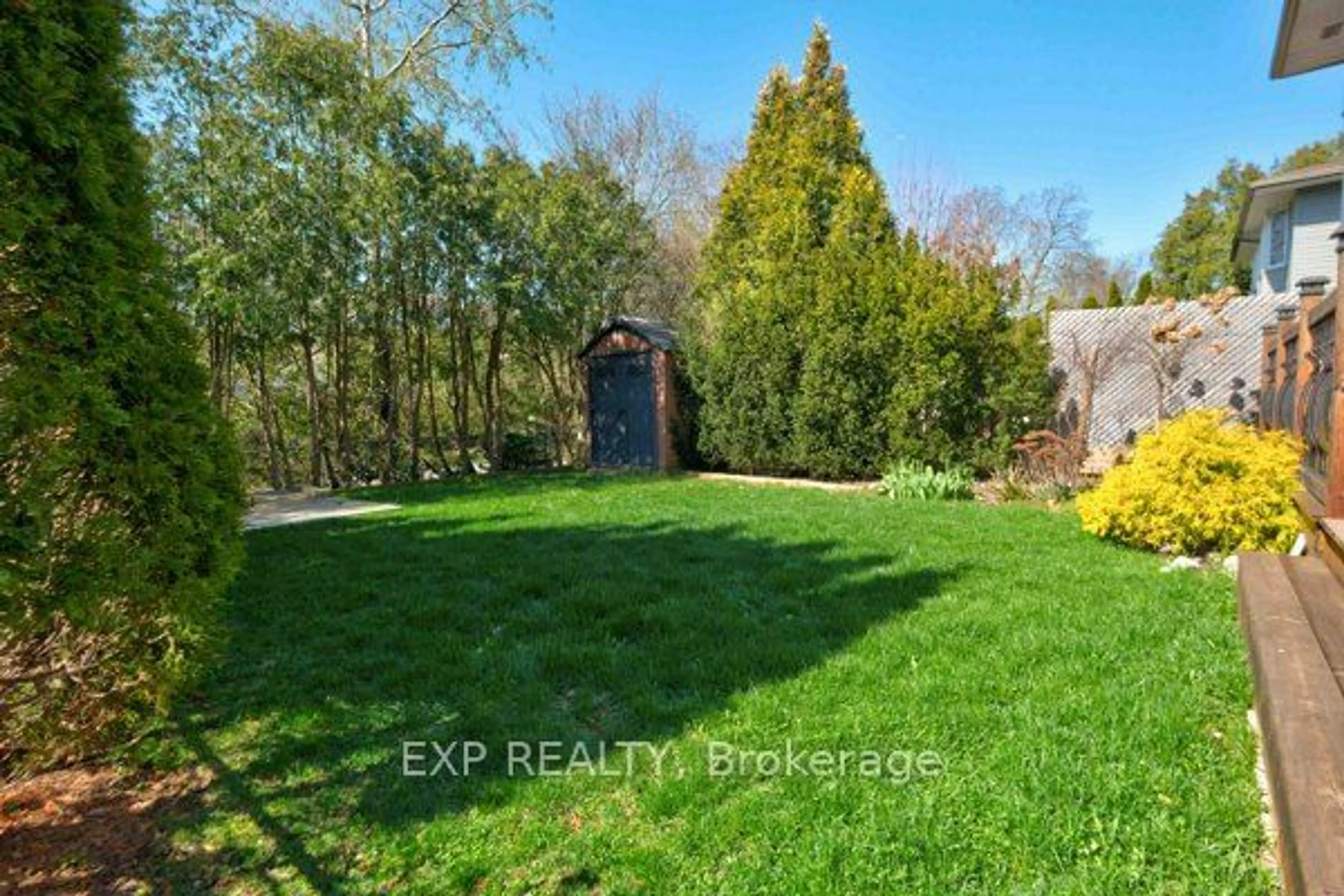 A pic from outside/outdoor area/front of a property/back of a property/a pic from drone, forest/trees view for 4057 Taffey Cres, Mississauga Ontario L5L 2A6