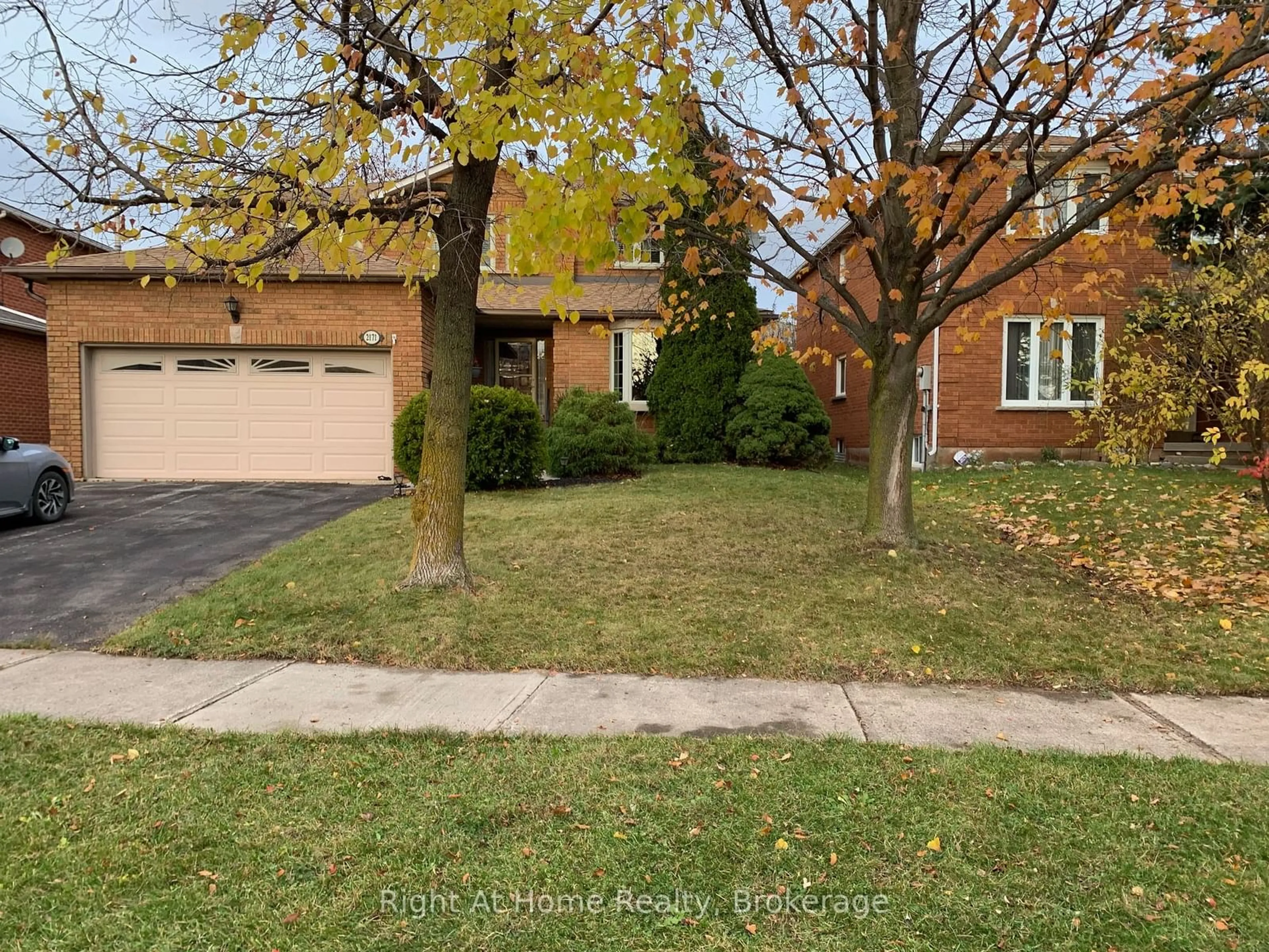 Home with brick exterior material, street for 2171 Granby Dr, Oakville Ontario L6H 4X3