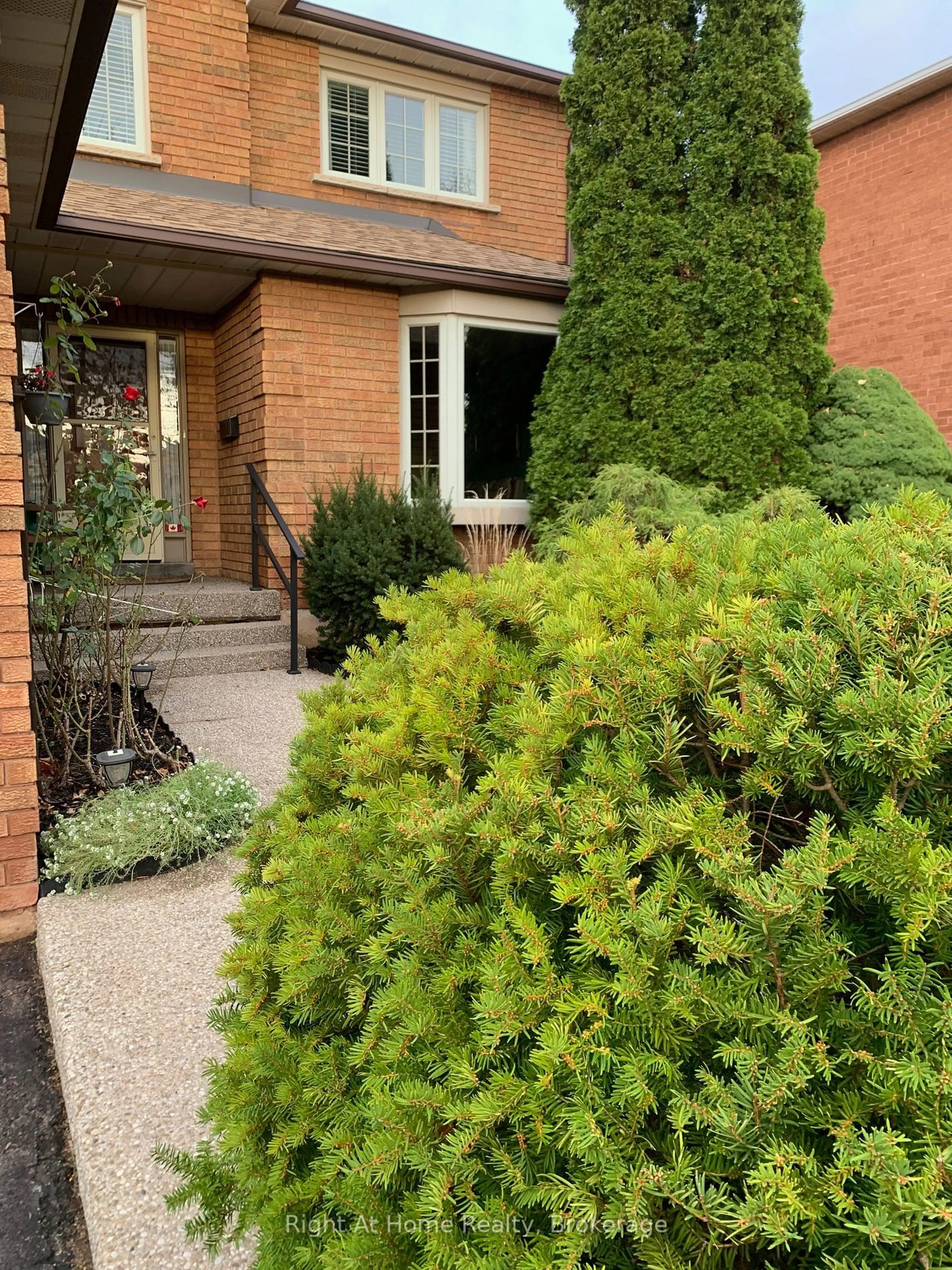 Home with brick exterior material, street for 2171 Granby Dr, Oakville Ontario L6H 4X3