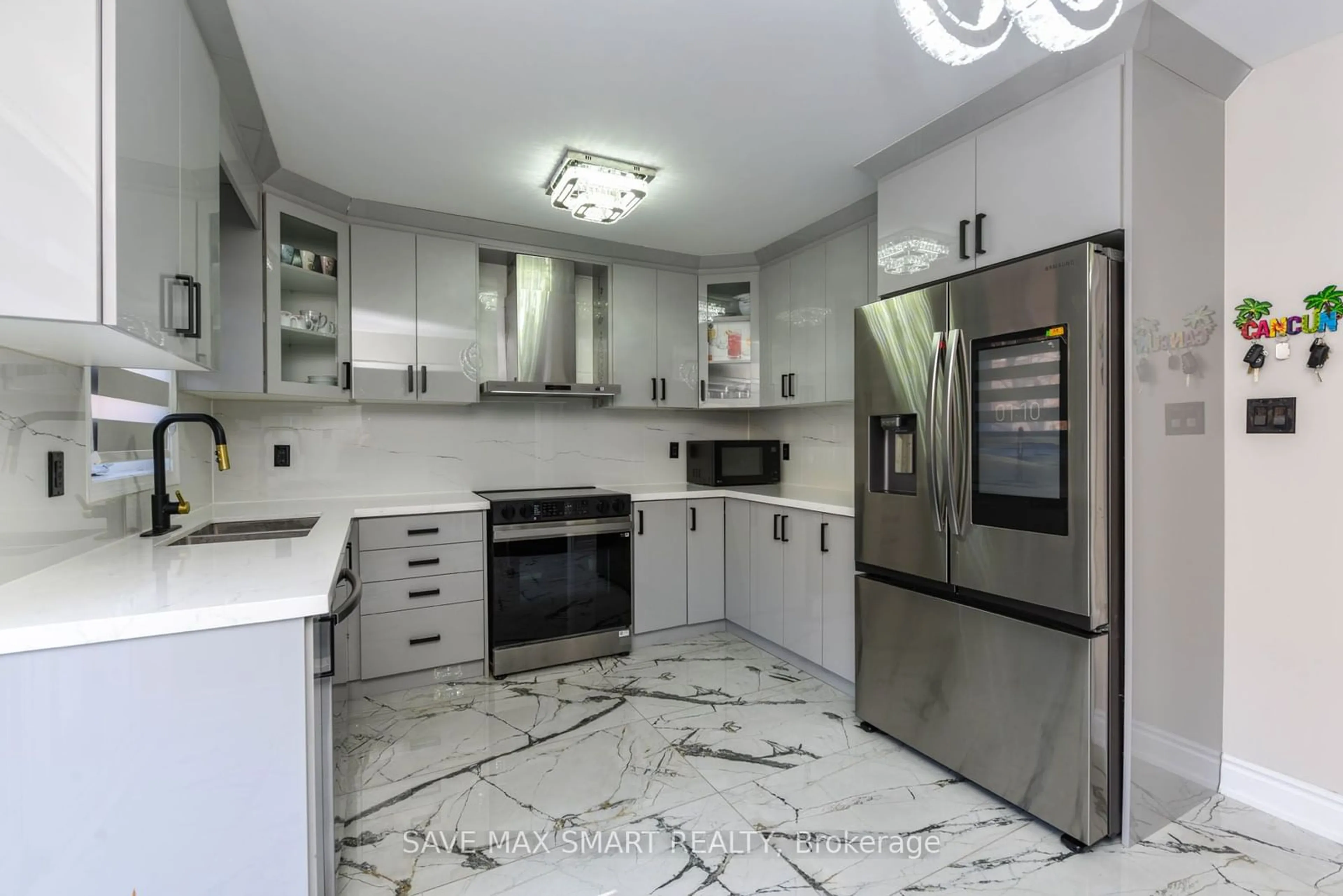 Contemporary kitchen, ceramic/tile floor for 54 Beresford Cres, Brampton Ontario L6P 2M1