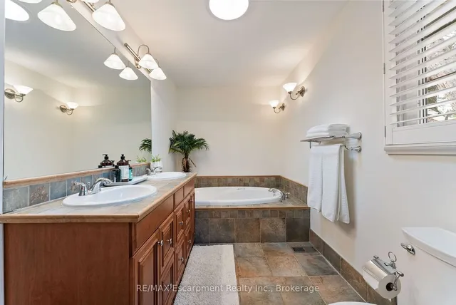 Additional property image - 1396 Golden Meadow Tr