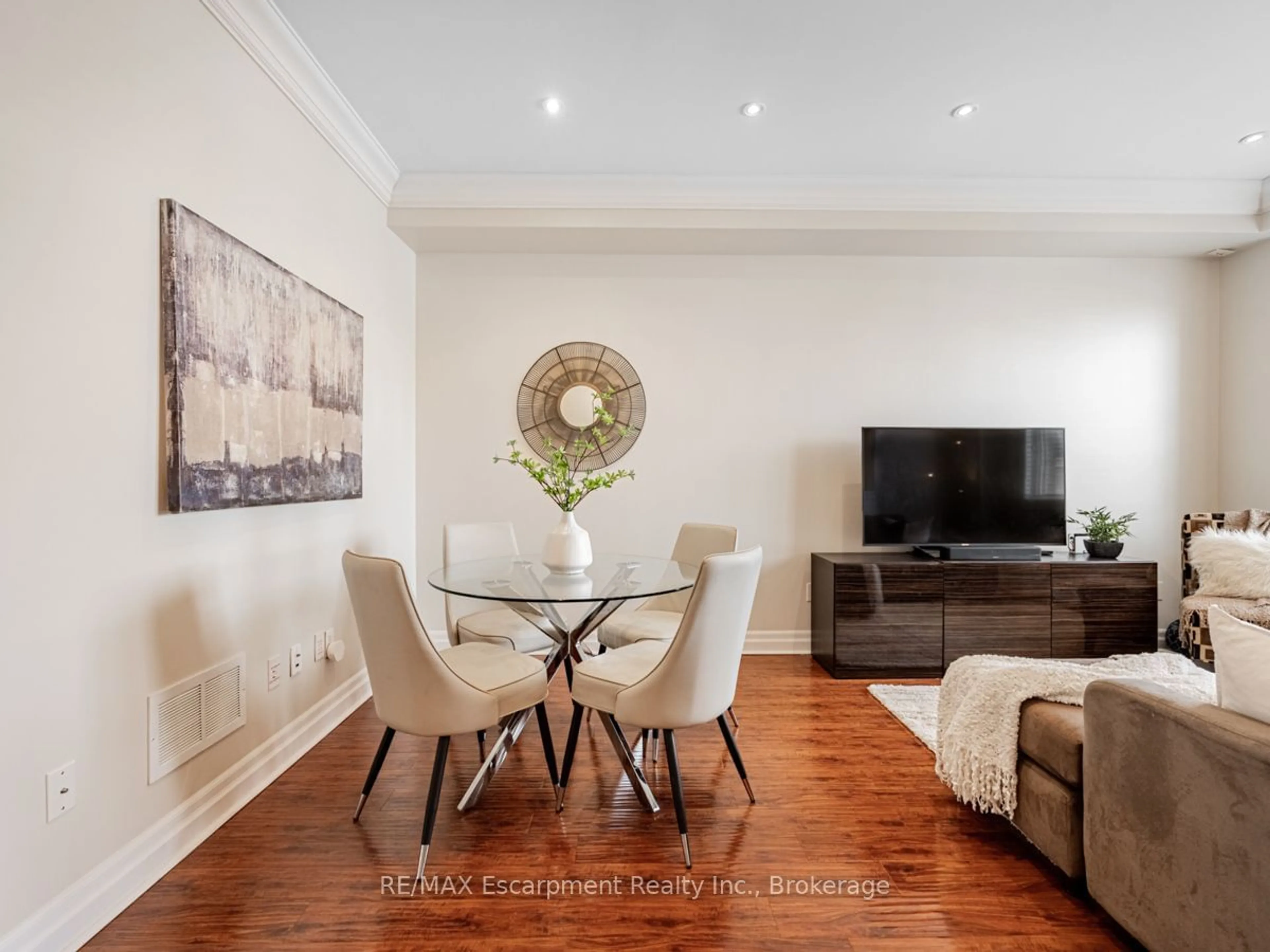 Living room with furniture, wood/laminate floor for 2157 Fiddlers Way, Oakville Ontario L6M 0M5