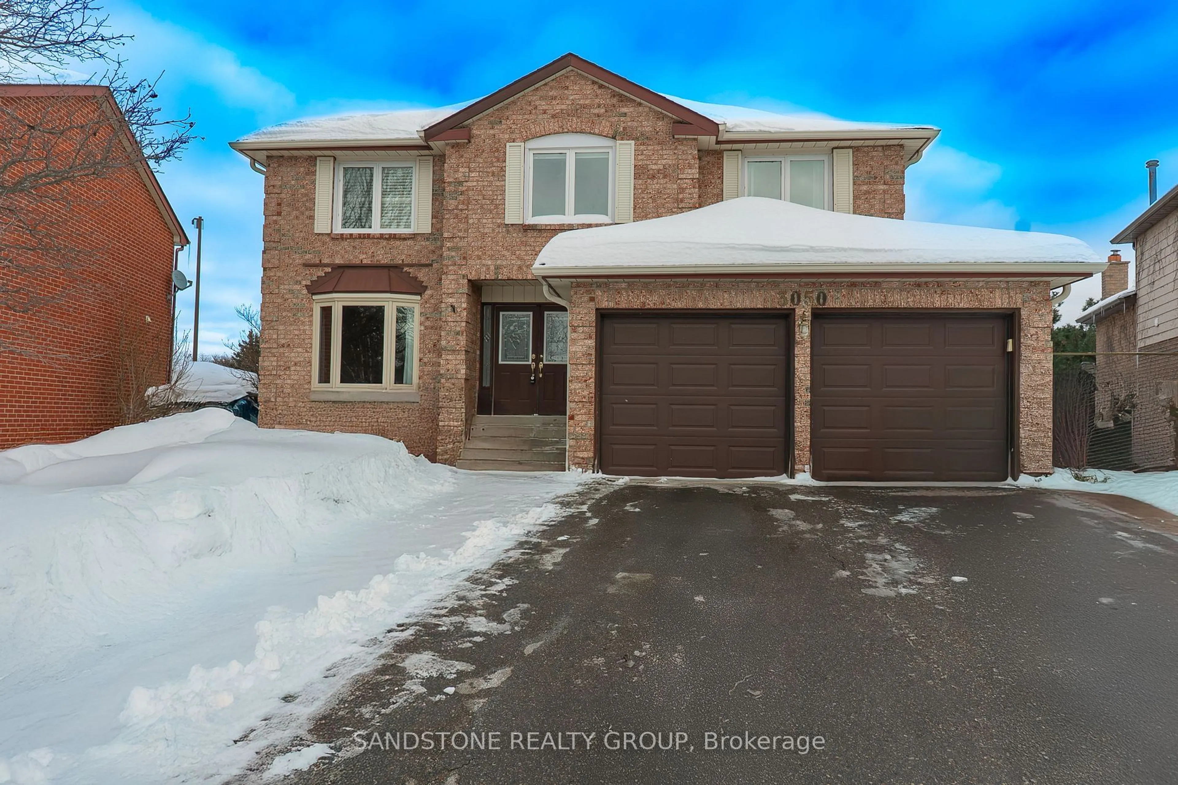 Home with brick exterior material, street for 3050 Plum Tree Cres, Mississauga Ontario L5N 4W6