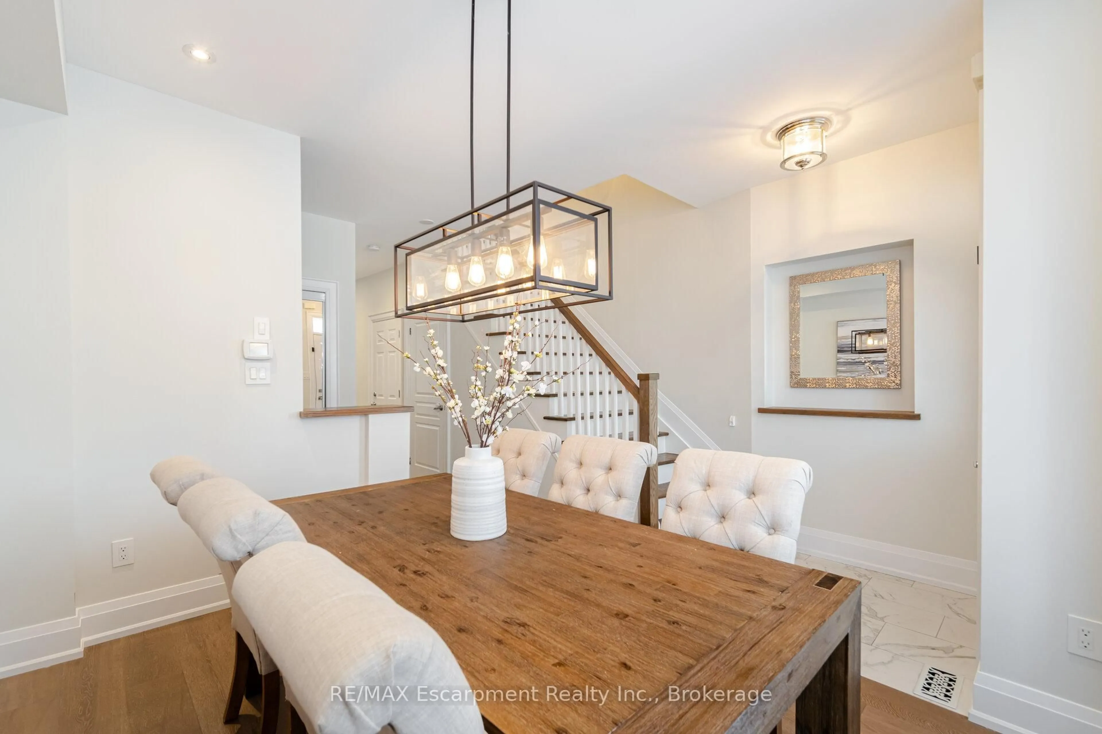 Dining room, wood/laminate floor for 3430 Hayhurst Cres, Oakville Ontario L6L 6W9