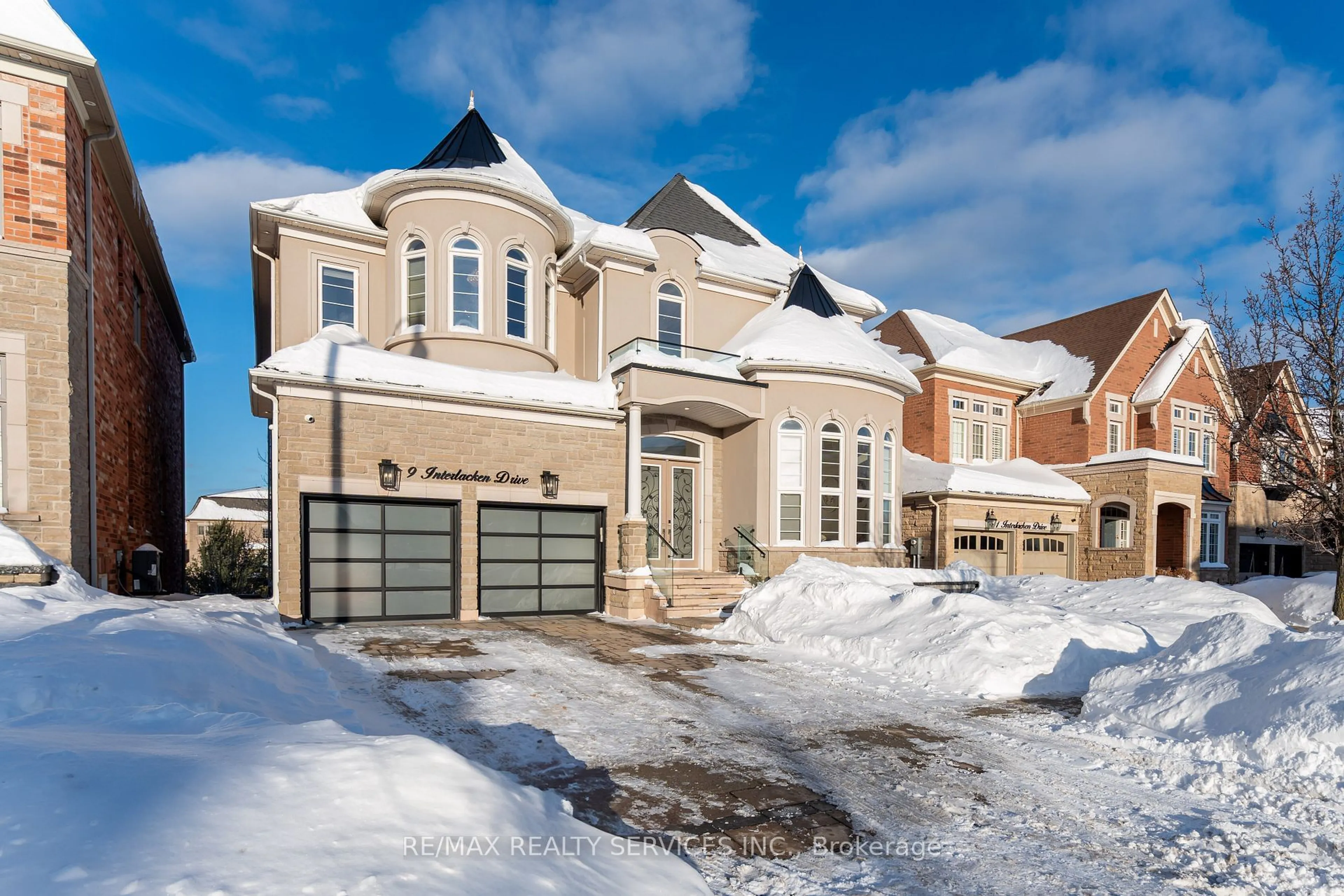 Home with brick exterior material, street for 9 Interlacken Dr, Brampton Ontario L6X 0Y1