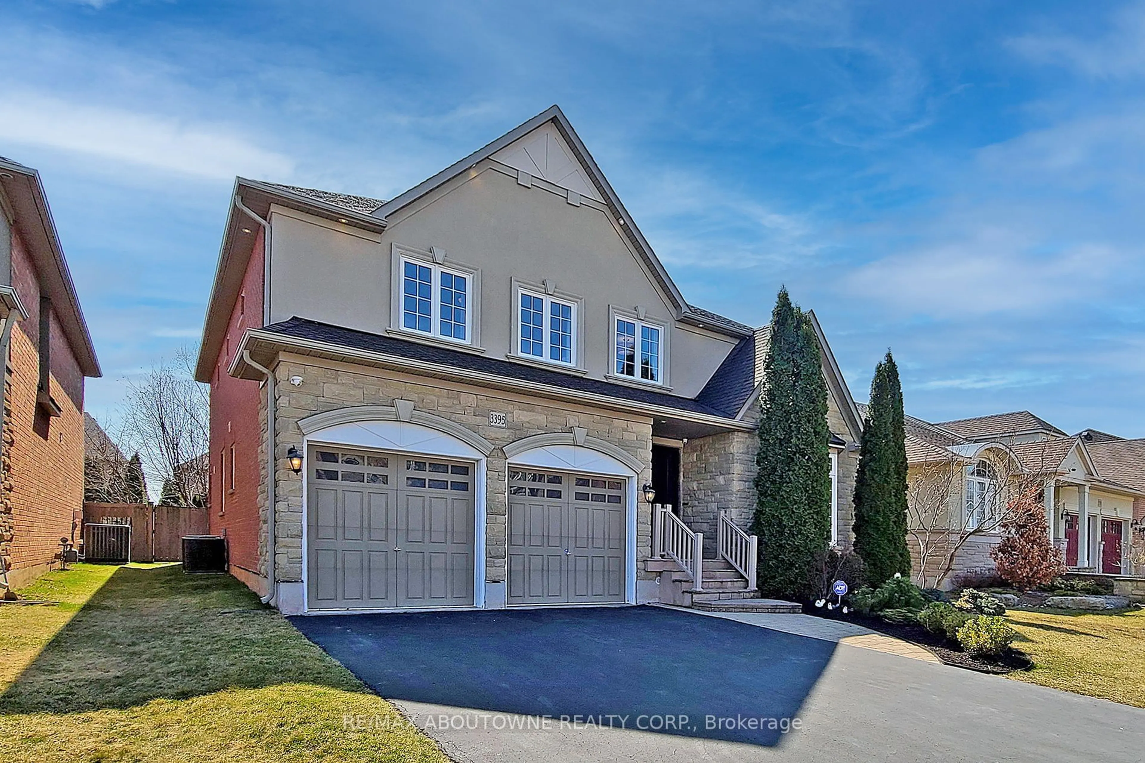 Home with brick exterior material, street for 3395 Fox Run Circ, Oakville Ontario L6L 6W4