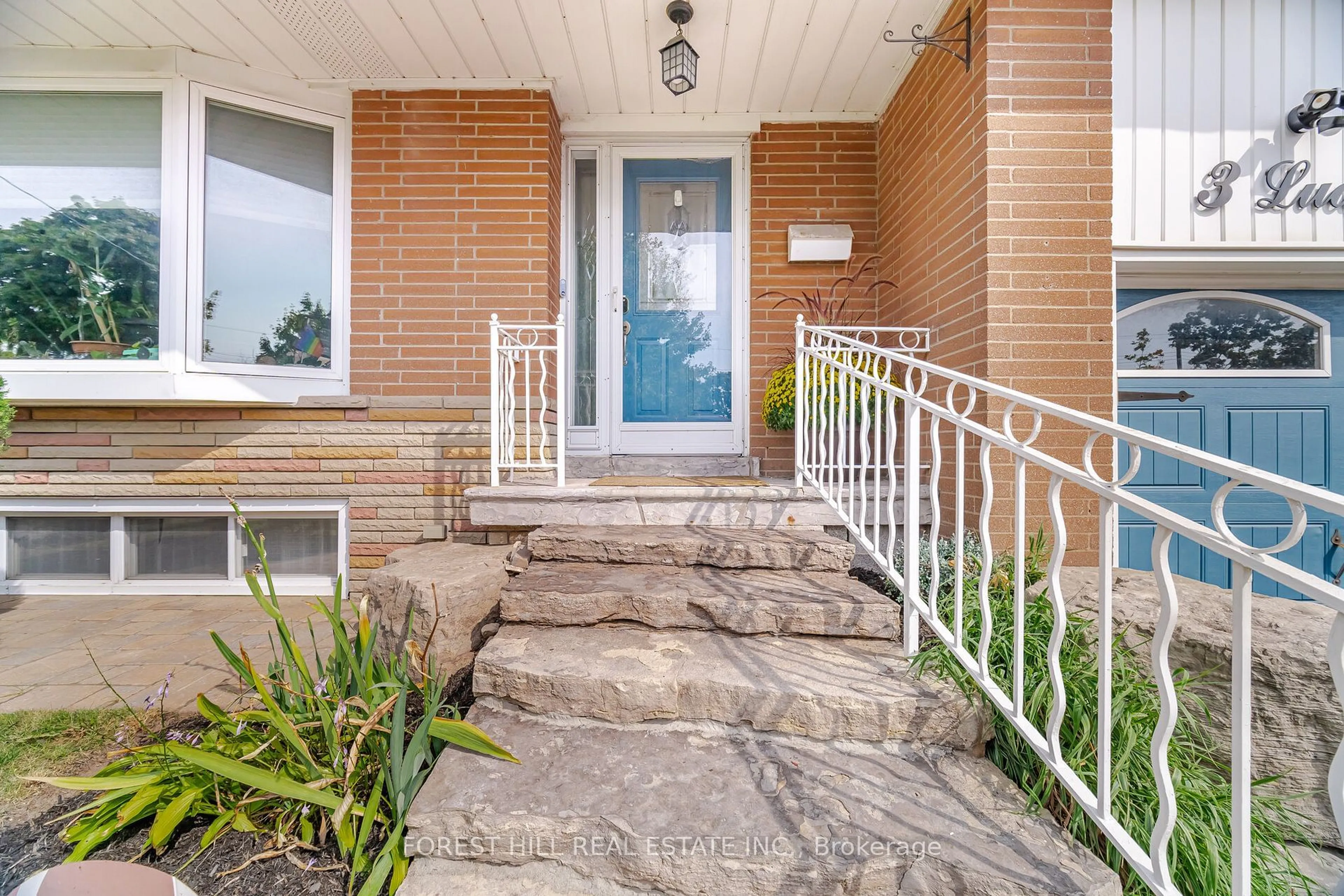 Indoor entryway for 3 Ludstone Dr, Toronto Ontario M9R 2H8