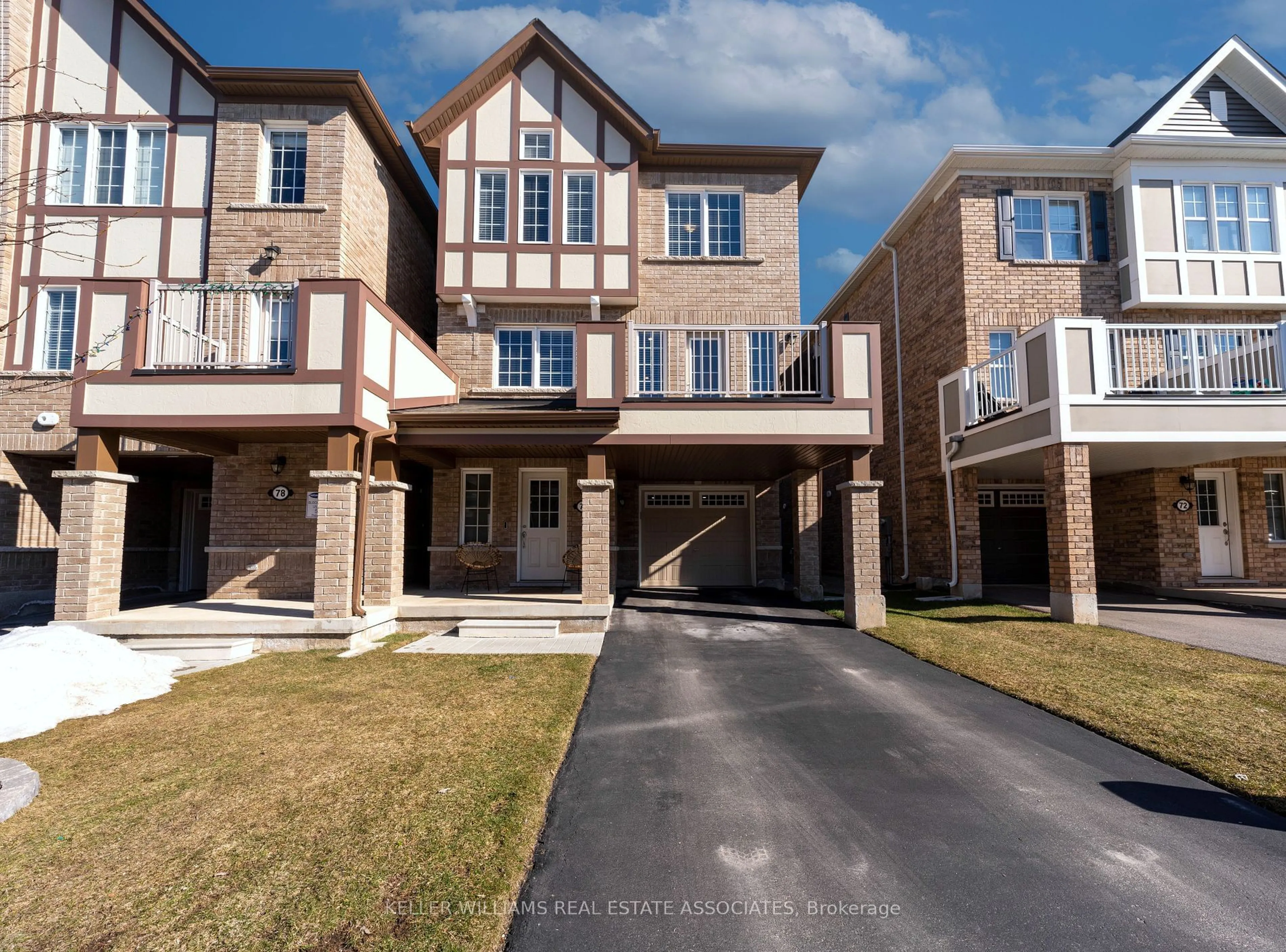 A pic from outside/outdoor area/front of a property/back of a property/a pic from drone, street for 76 Locker Pl, Milton Ontario L9E 1E8