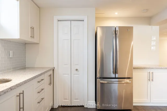Additional property image - 5247 SPRUCE Ave