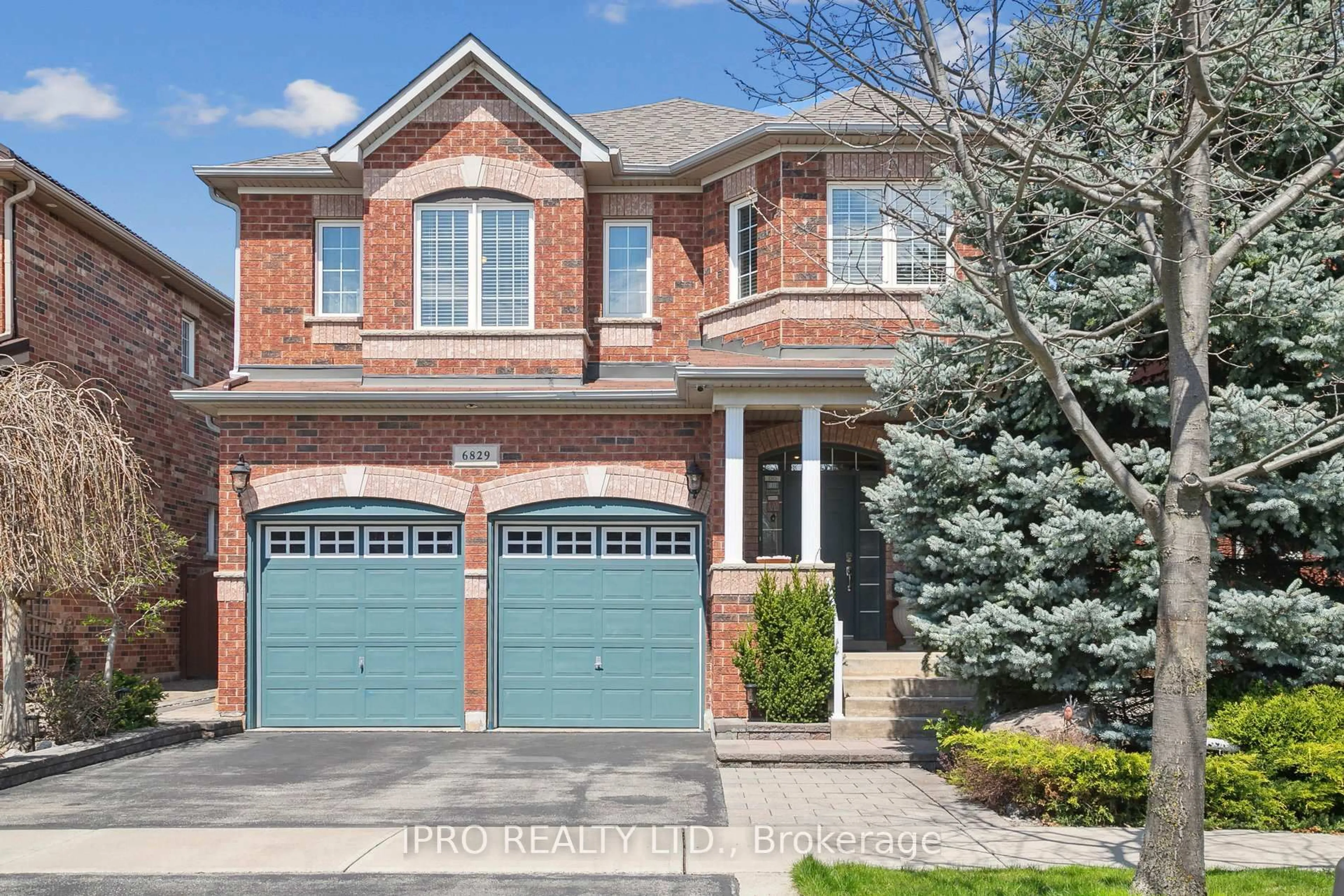 Home with brick exterior material, street for 6829 Golden Hills Way, Mississauga Ontario L5W 1P3