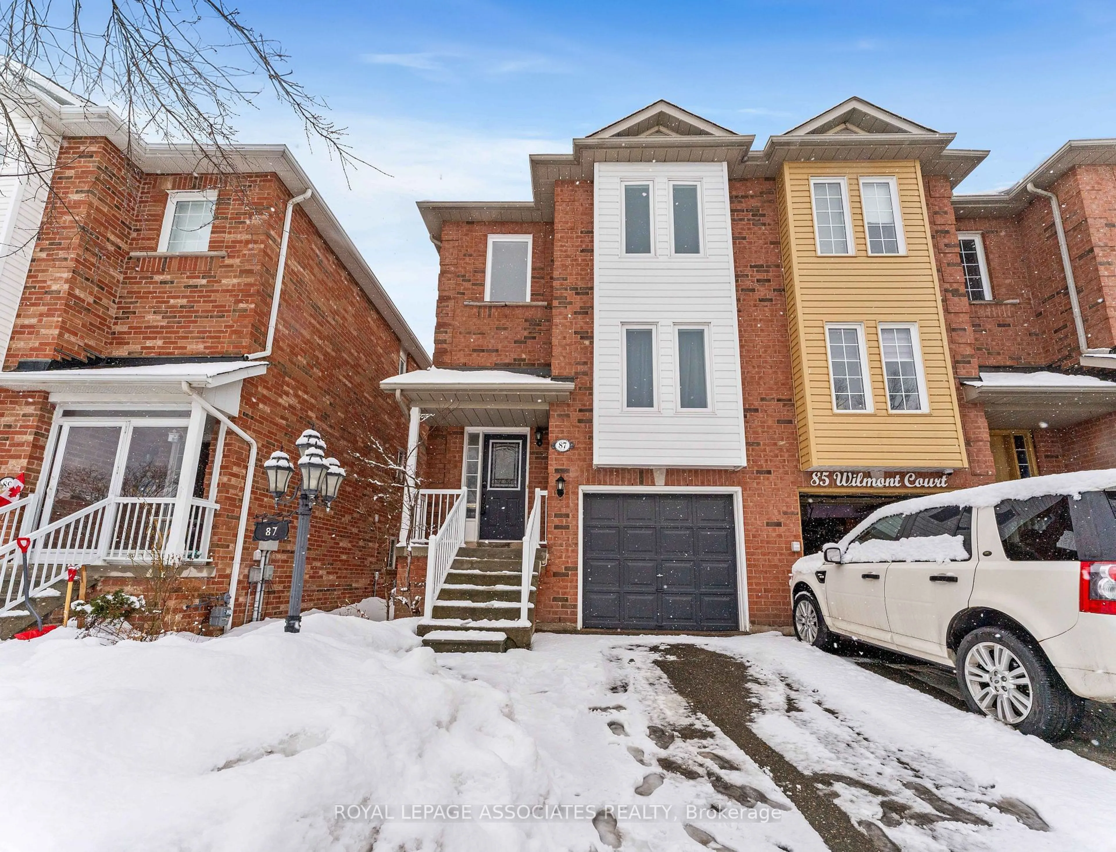 Home with brick exterior material, street for 87 Wilmont Crt, Brampton Ontario L6X 4Z7