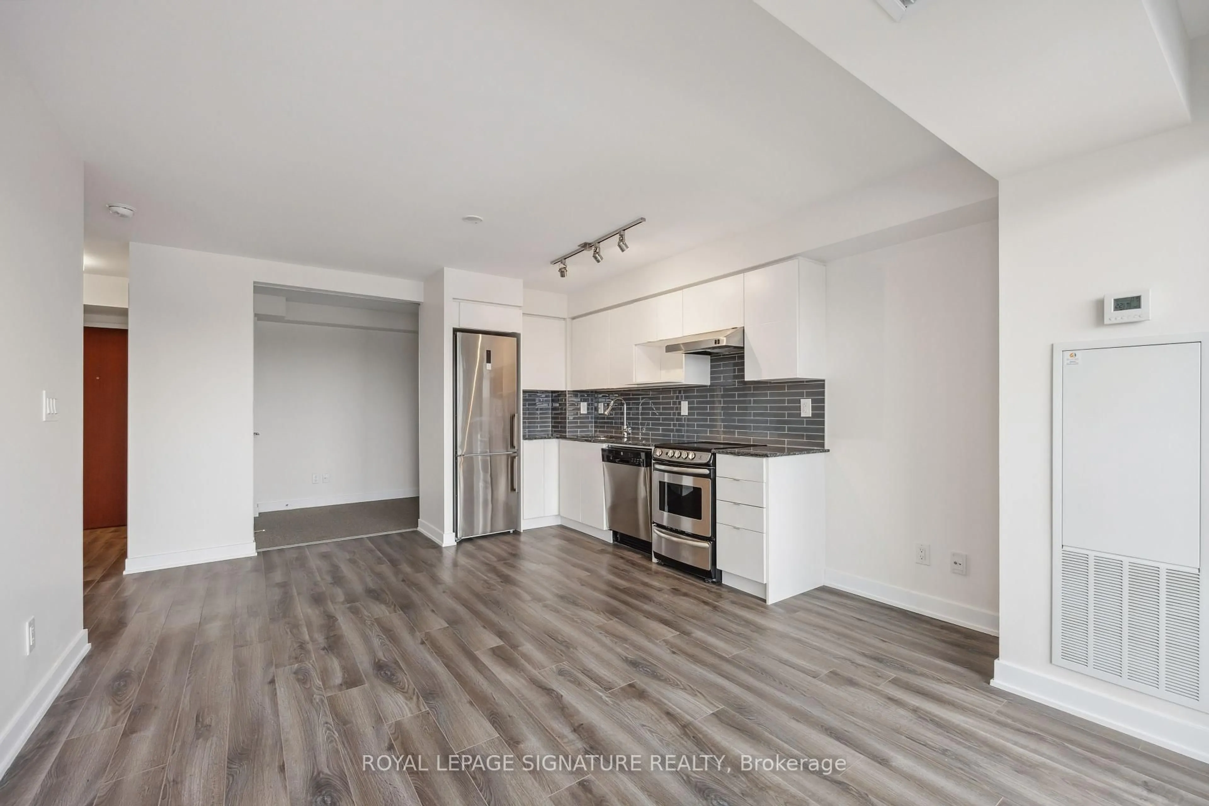 Open concept kitchen, unknown for 160 Flemington Rd #906, Toronto Ontario M6A 0A9