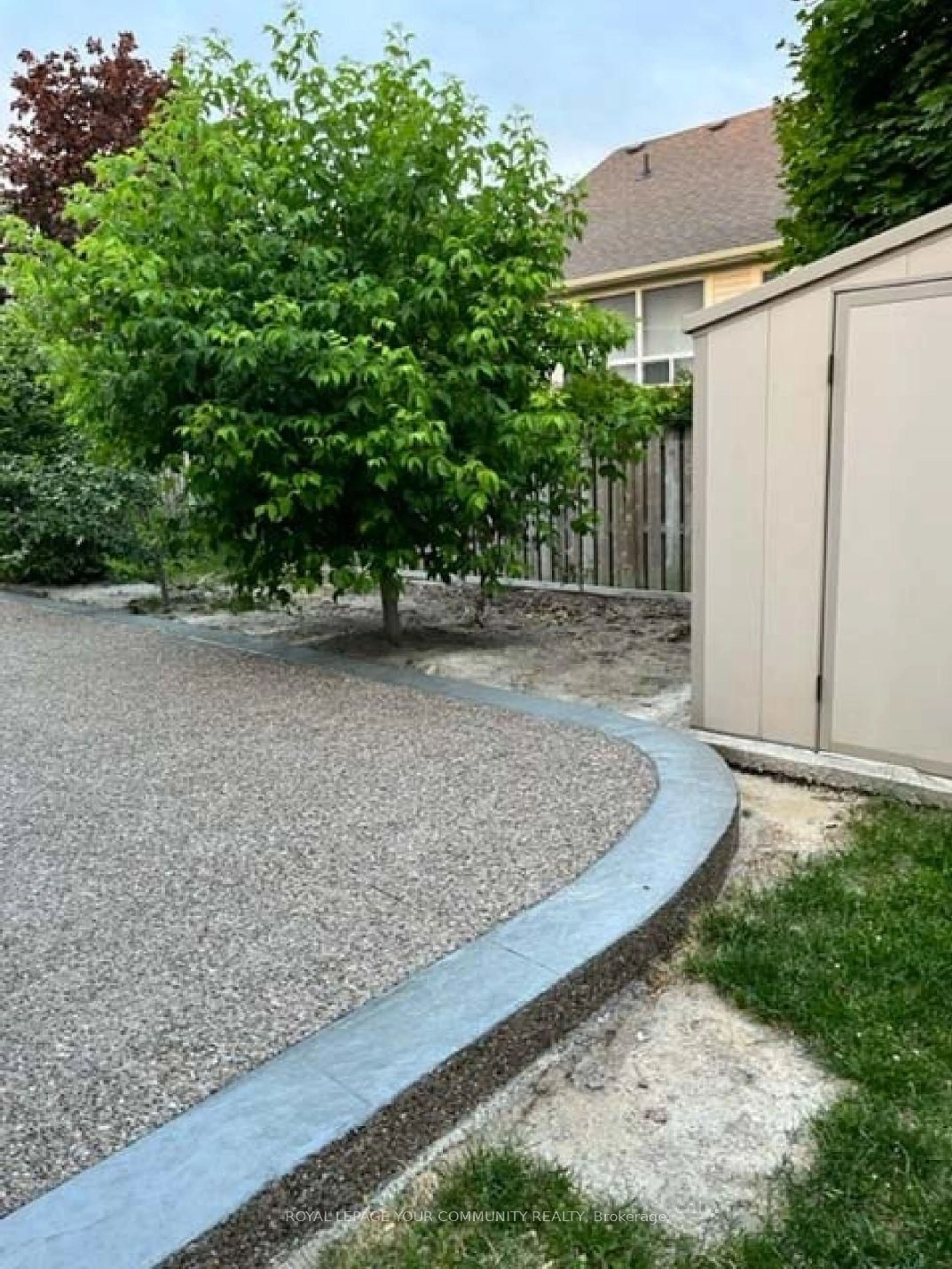 Patio, street for 1641 Allan Cres Cres, Milton Ontario L9T 5Z7