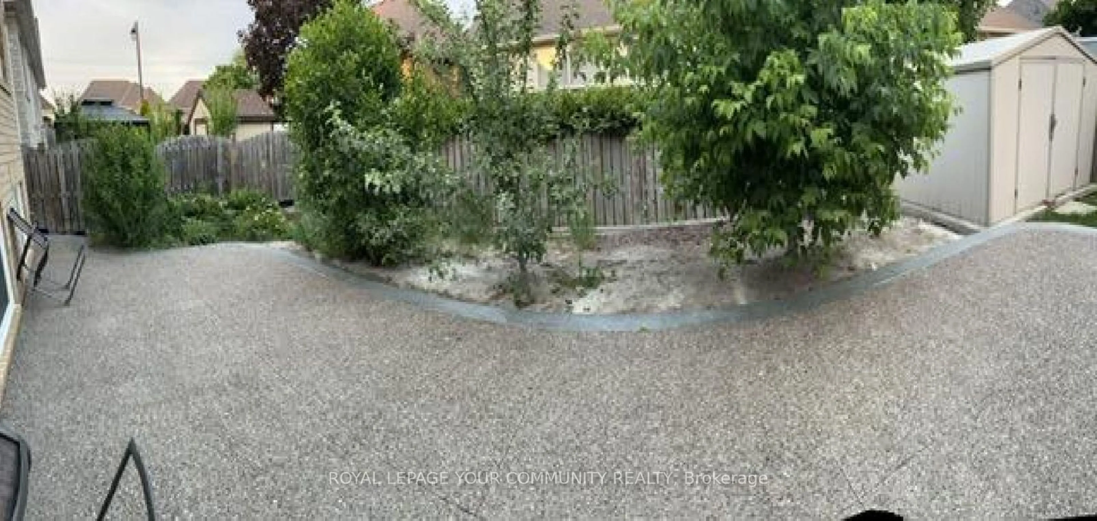 A pic from outside/outdoor area/front of a property/back of a property/a pic from drone, street for 1641 Allan Cres Cres, Milton Ontario L9T 5Z7