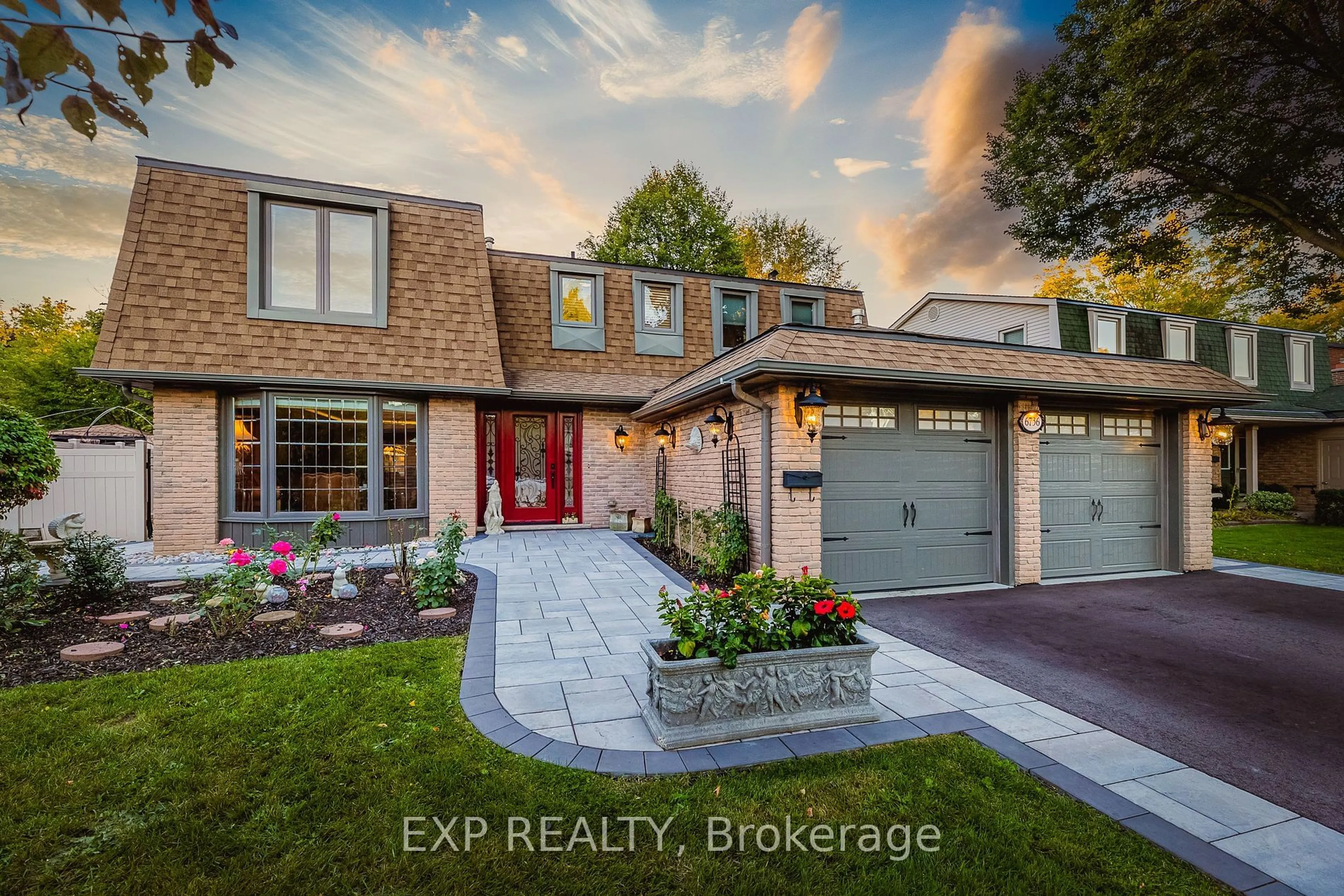 Home with brick exterior material, street for 6736 Barrisdale Dr, Mississauga Ontario L5N 2H4