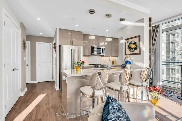 Additional property image - 5033 Four Springs Ave Unit 2211