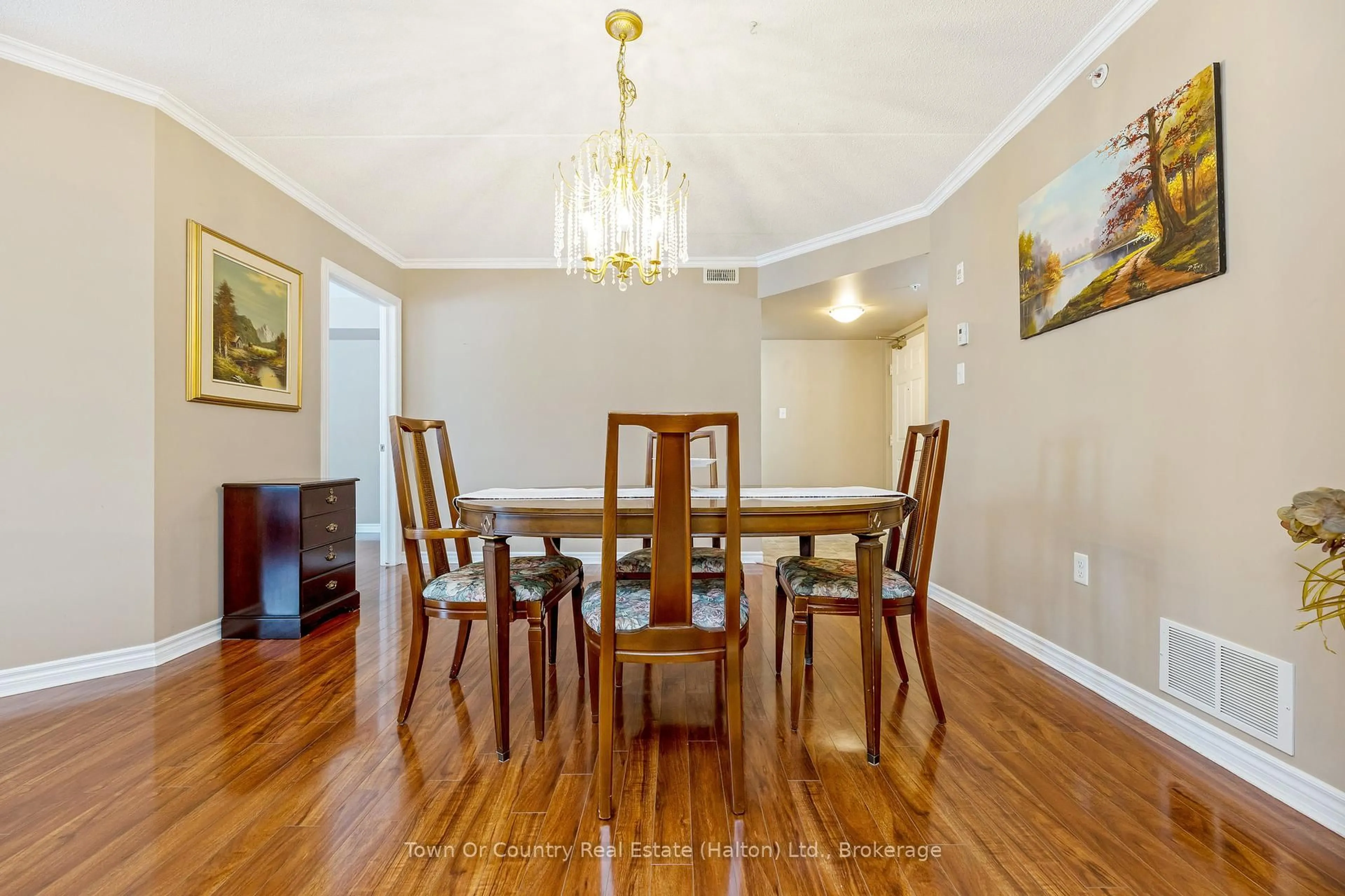 Dining room, wood/laminate floor for 1487 Maple Ave #114, Milton Ontario L9T 0B7