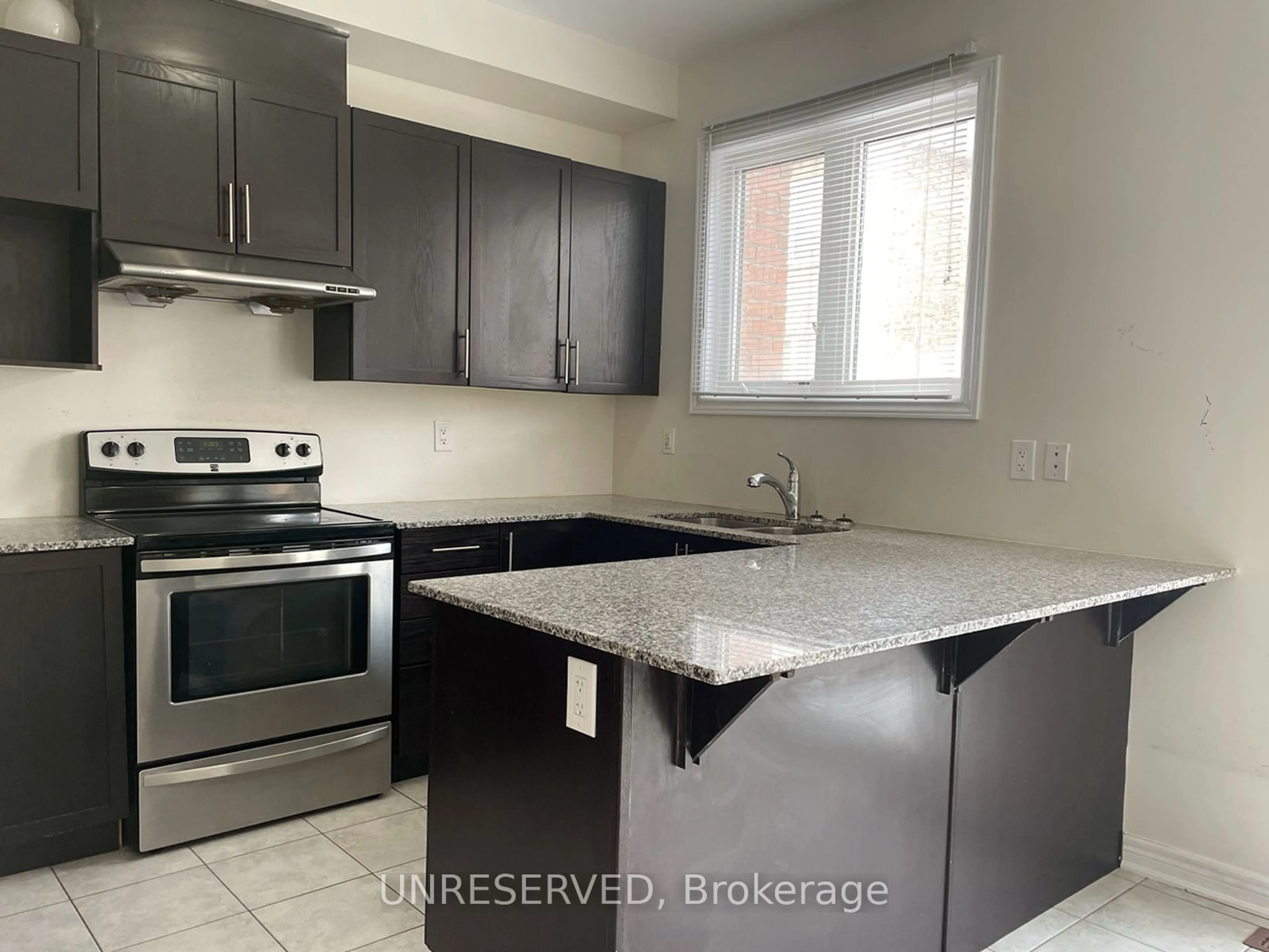 Standard kitchen, unknown for 12 Rockbrook Tr, Brampton Ontario L7A 4H8