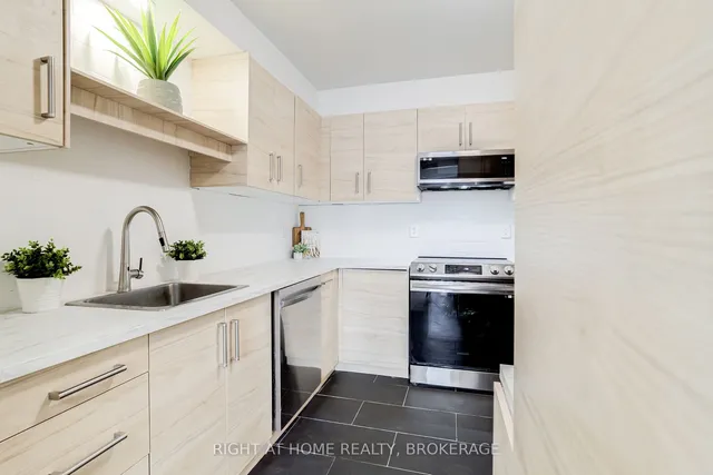 Additional property image - 703 Briar Cres