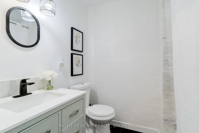 Additional property image - 703 Briar Cres