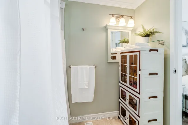 Additional property image - 703 Briar Cres