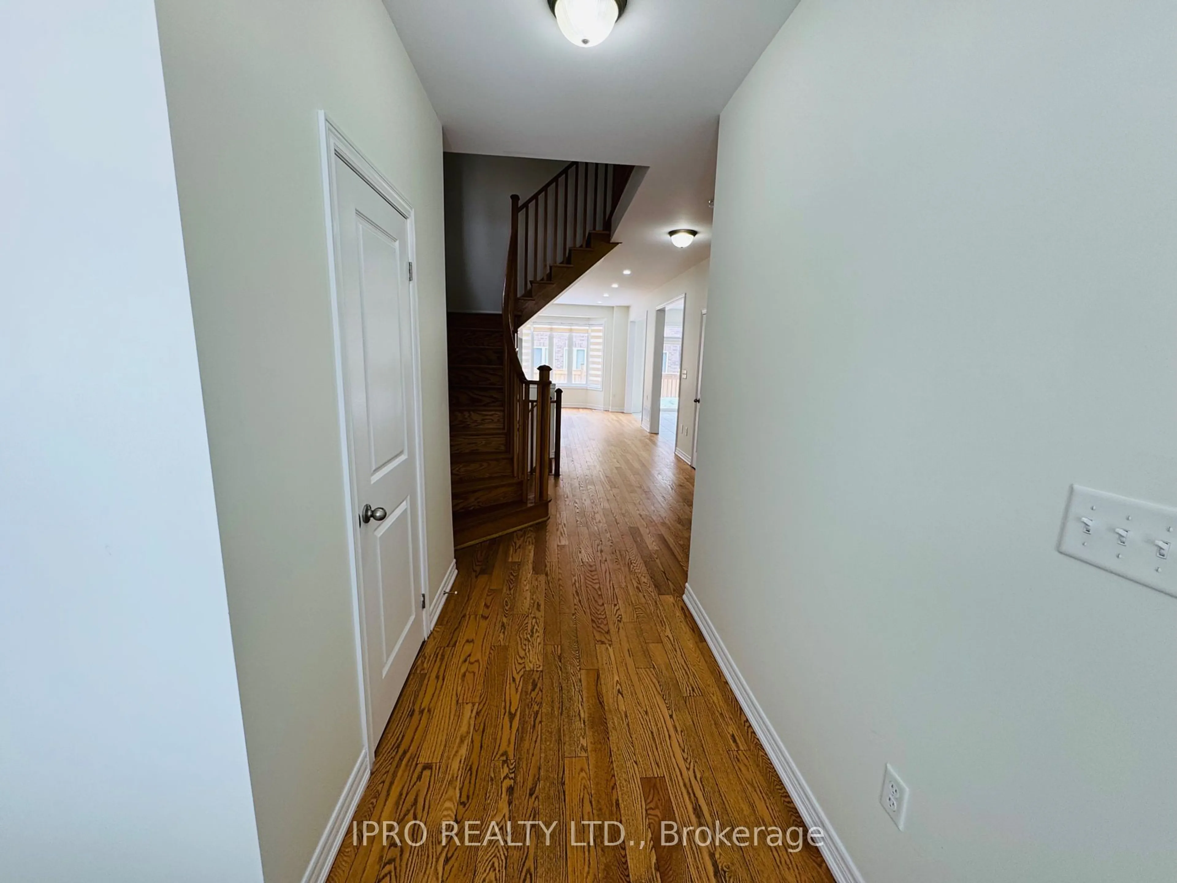 Indoor entryway for 51 Donald Stewart Rd, Brampton Ontario L7A 5J8