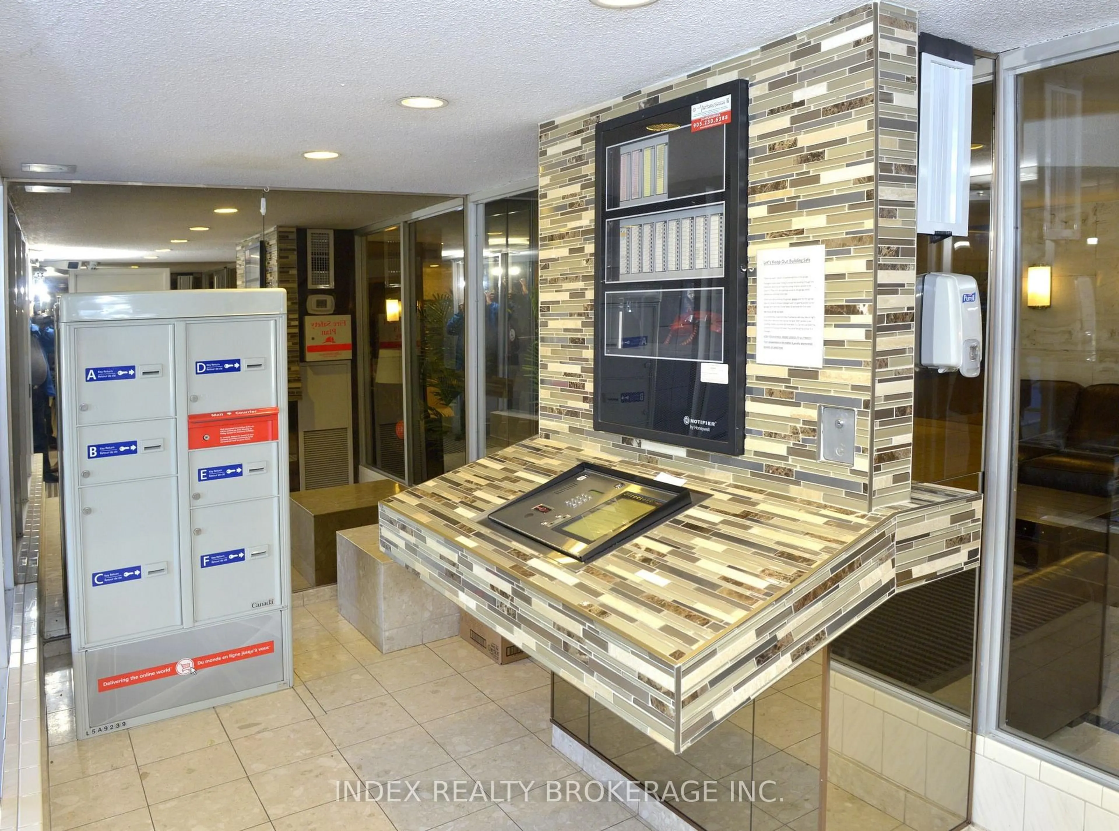 Lobby for 3100 Kirwin Ave #2003, Mississauga Ontario L5A 3S6