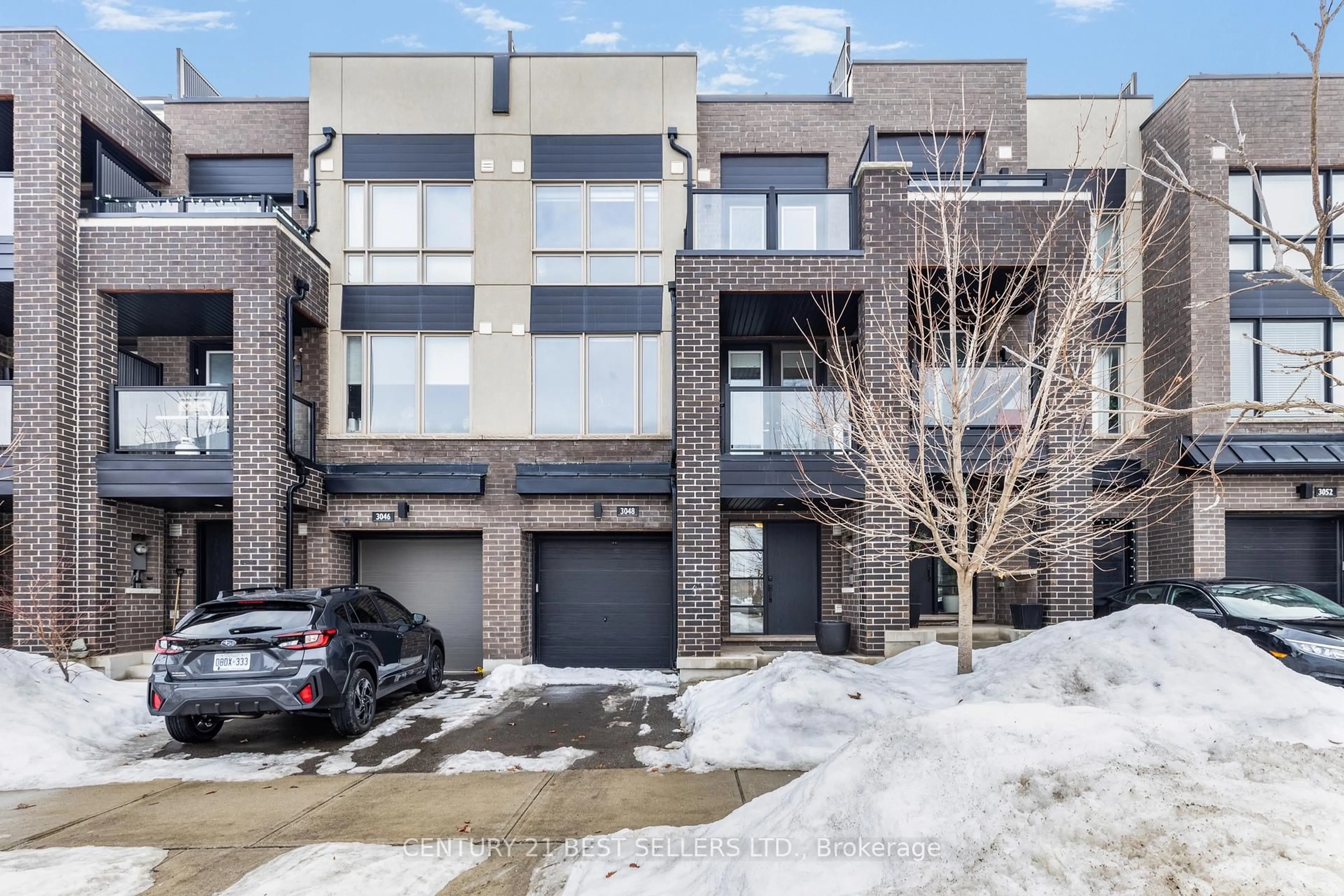 A pic from outside/outdoor area/front of a property/back of a property/a pic from drone, street for 3048 Postridge Dr, Oakville Ontario L6H 0R9