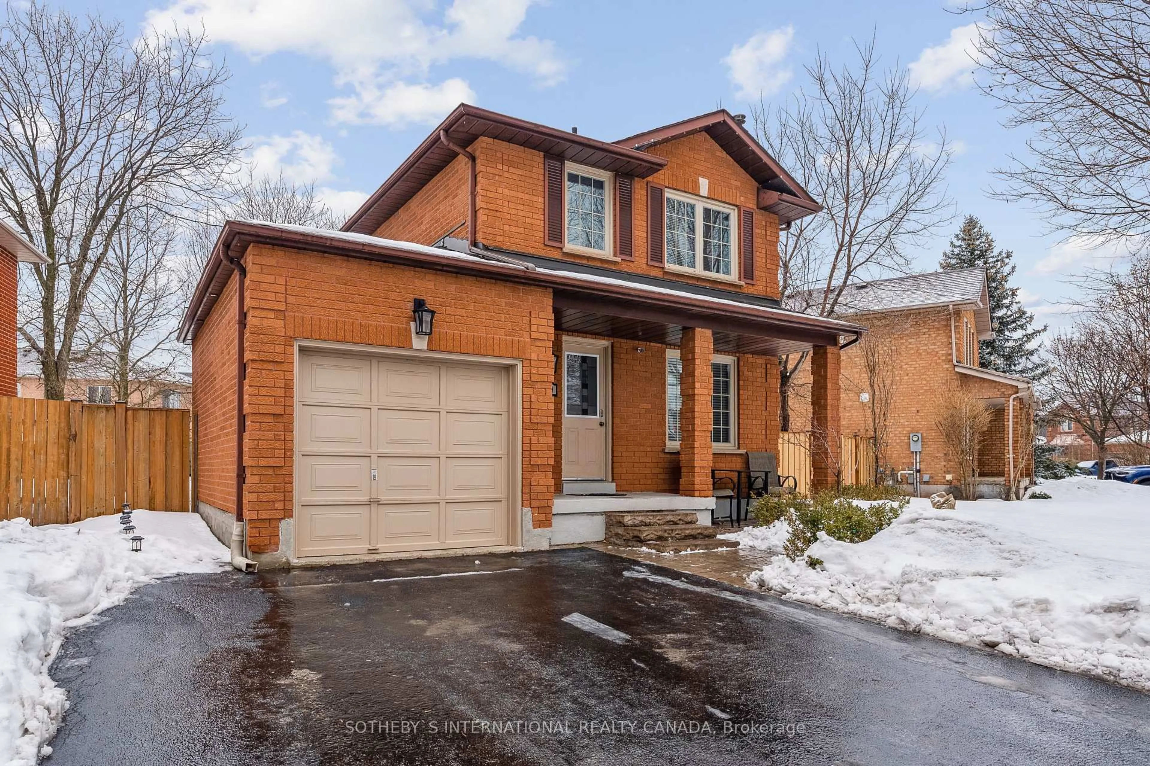 Home with brick exterior material, street for 1400 Cobbler Lane, Oakville Ontario L6M 3C1