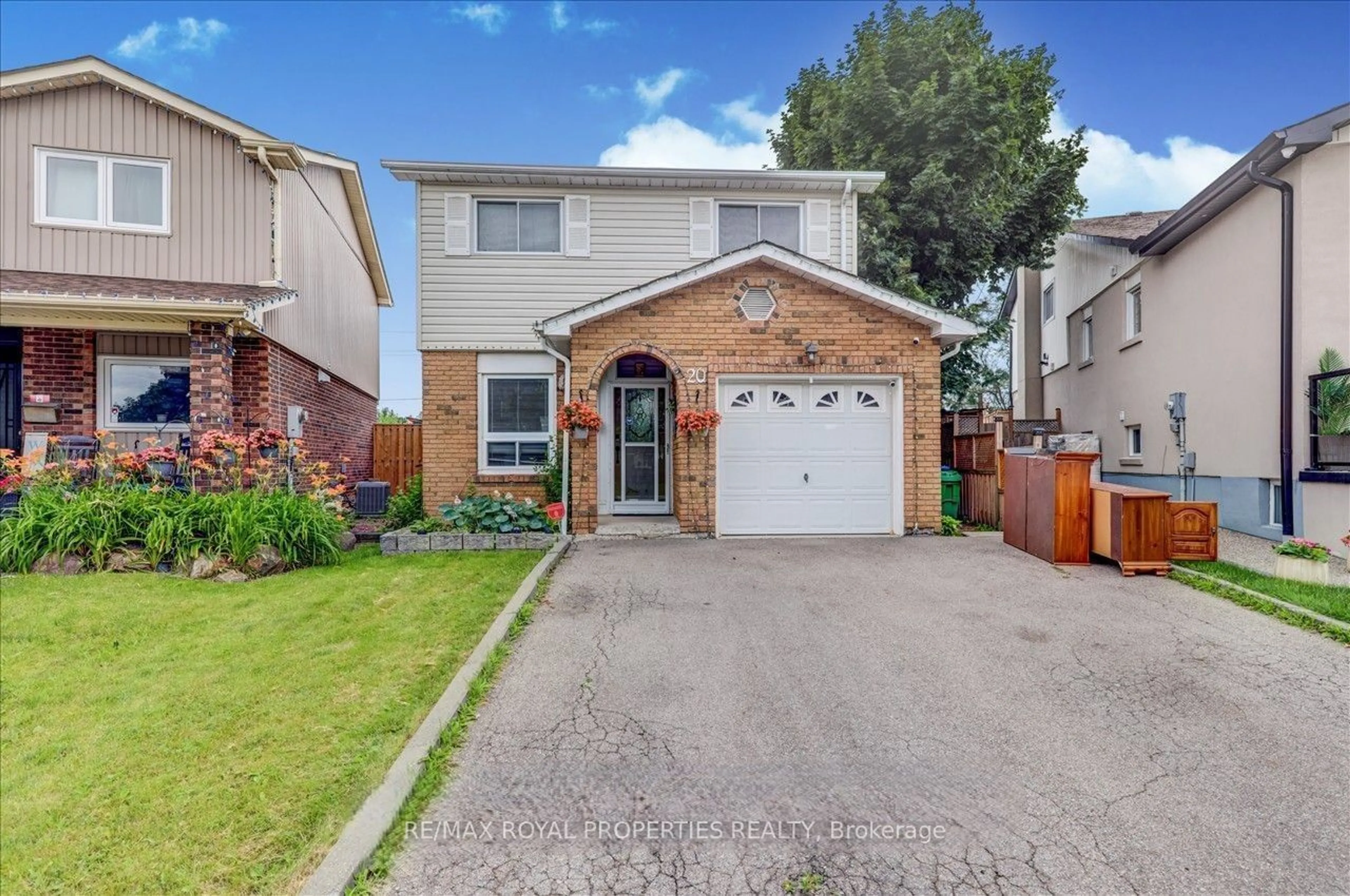 Home with brick exterior material, street for 20 Histon Cres, Brampton Ontario L6V 3R1