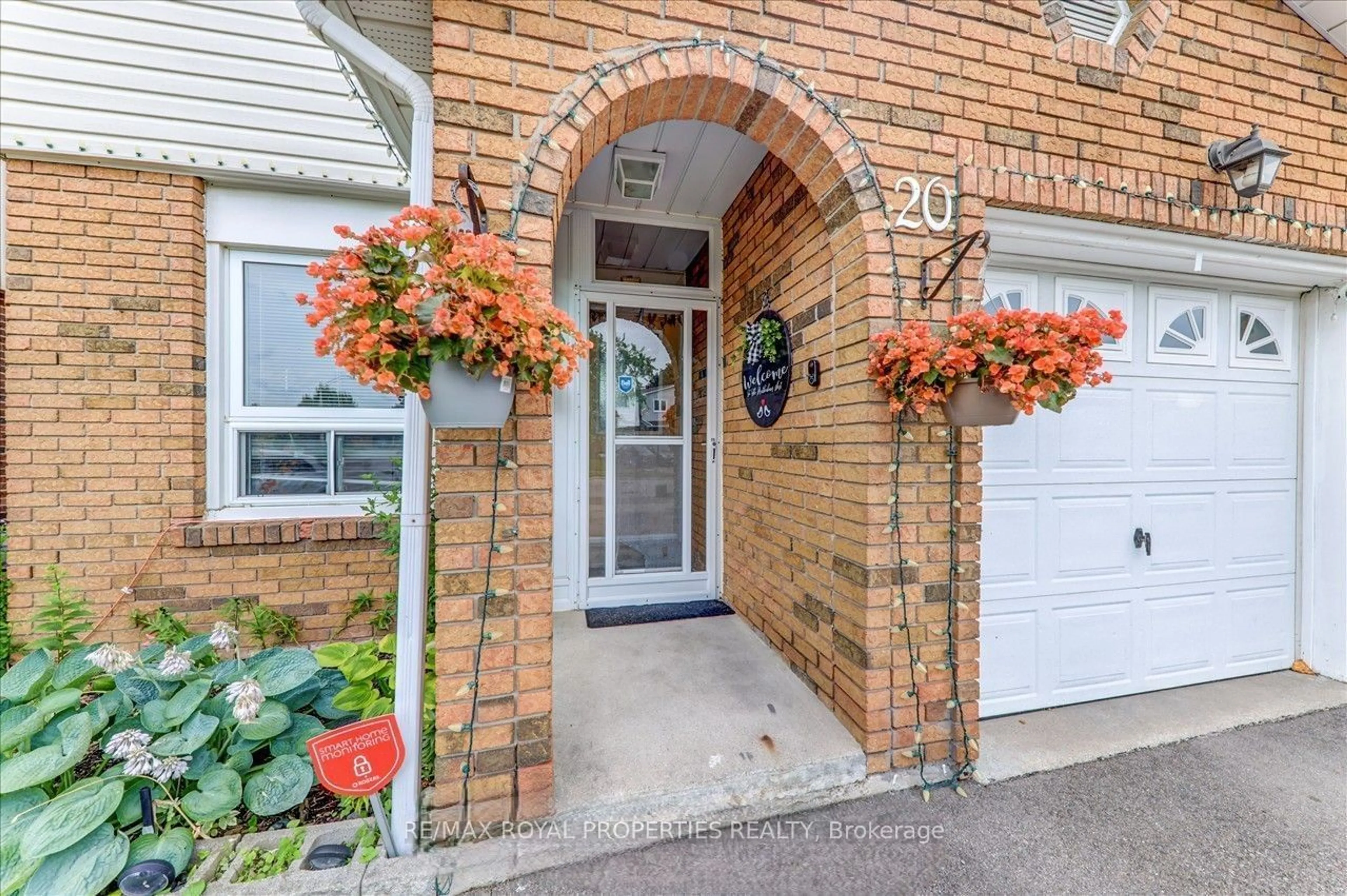 Indoor entryway for 20 Histon Cres, Brampton Ontario L6V 3R1