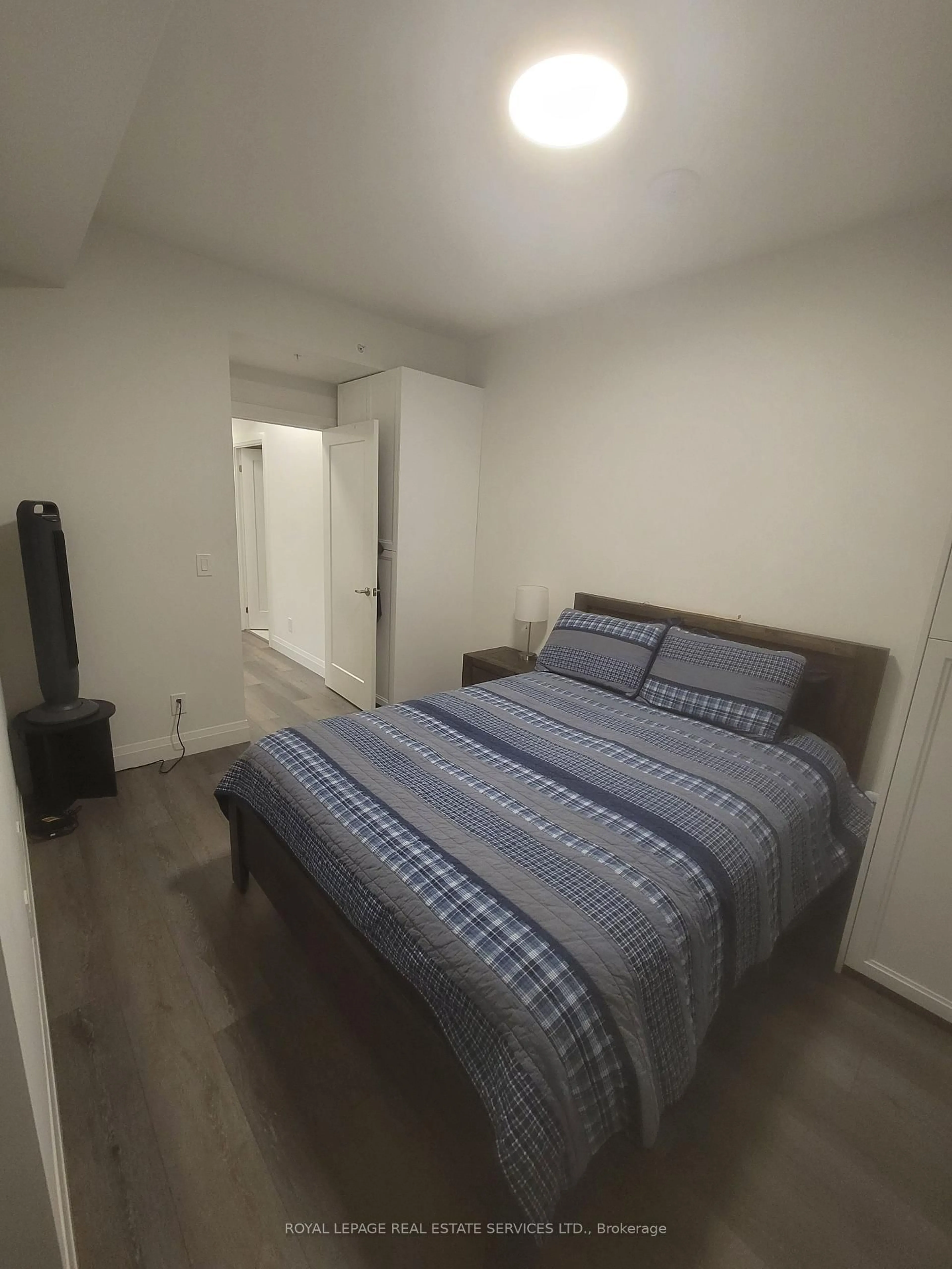 A pic of a room for 500 Brock Ave #409, Burlington Ontario L7S 0A5