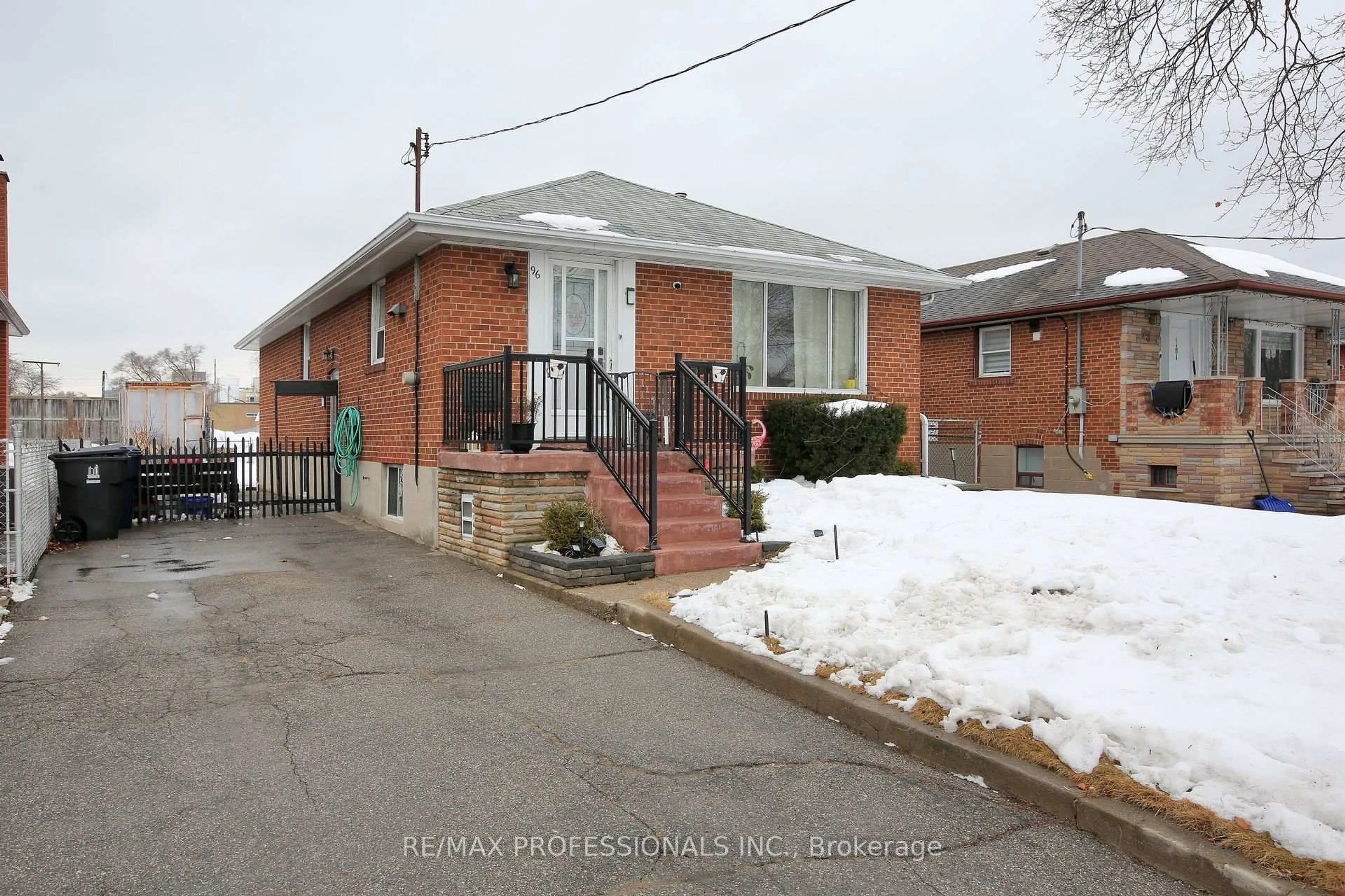 Unknown for 96 Nordin Ave, Toronto Ontario M8Z 2B3