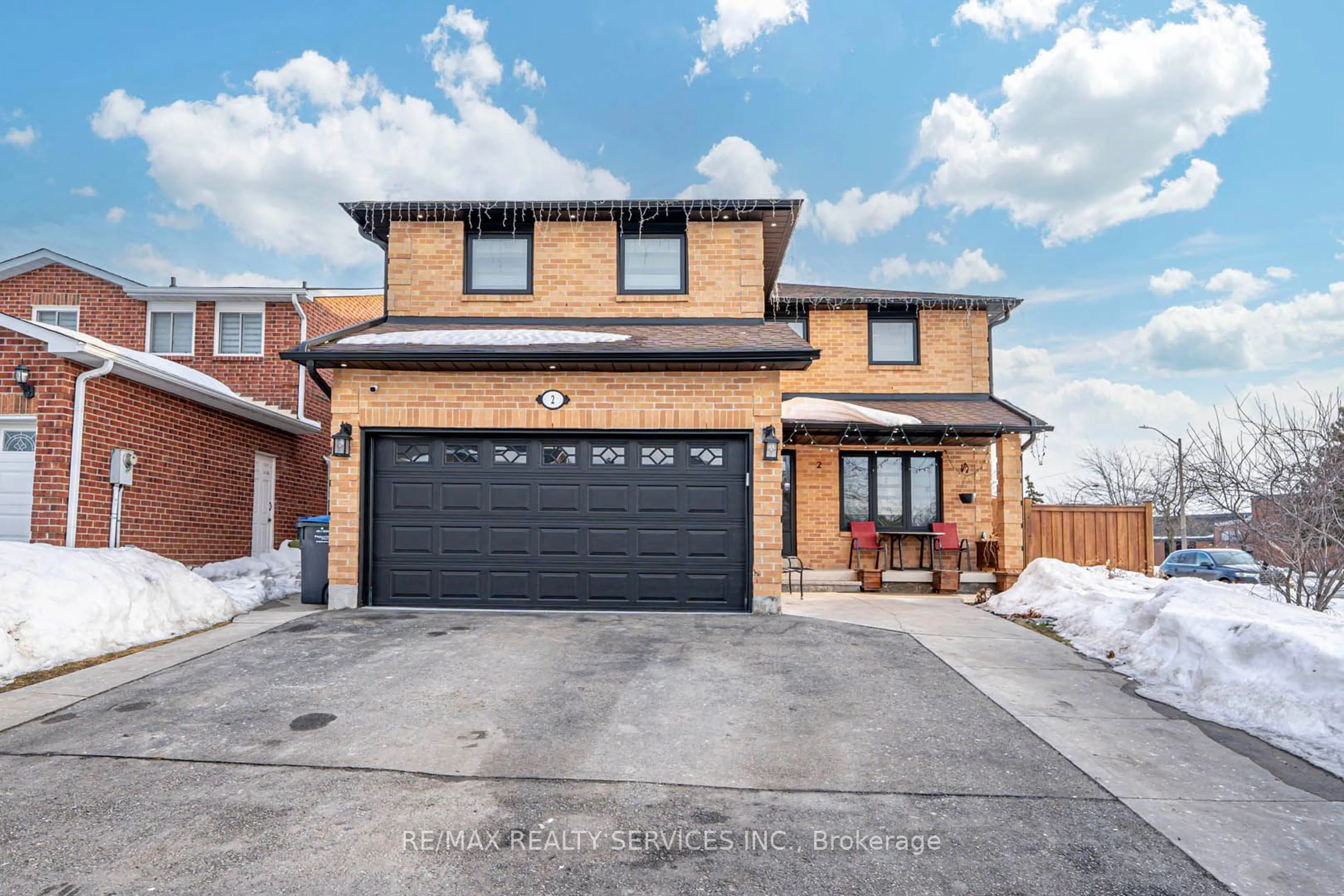 Home with brick exterior material, street for 2 Ebby Ave, Brampton Ontario L6Z 3M3