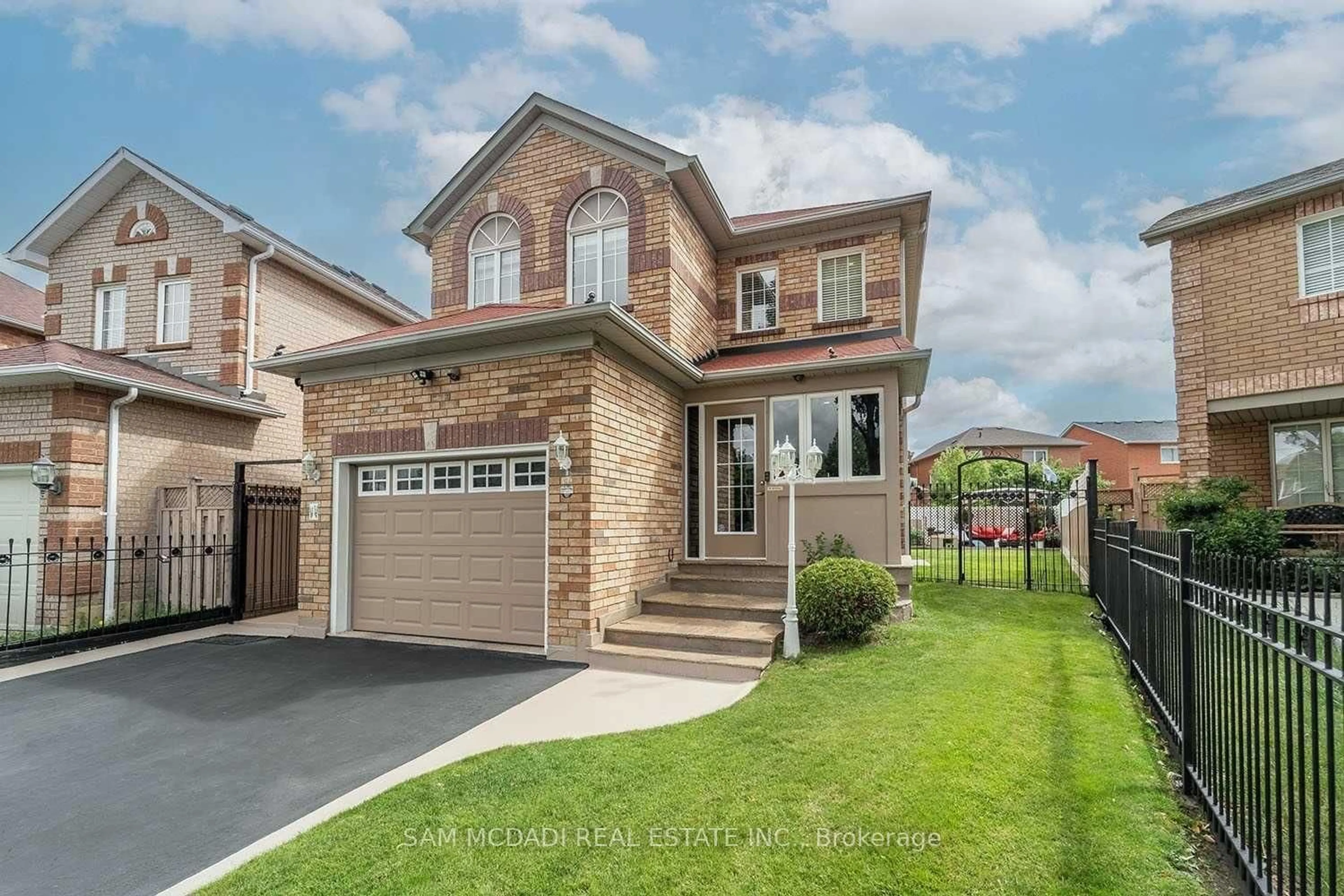 Home with brick exterior material, street for 5599 Brenchley Ave, Mississauga Ontario L5V 2H3