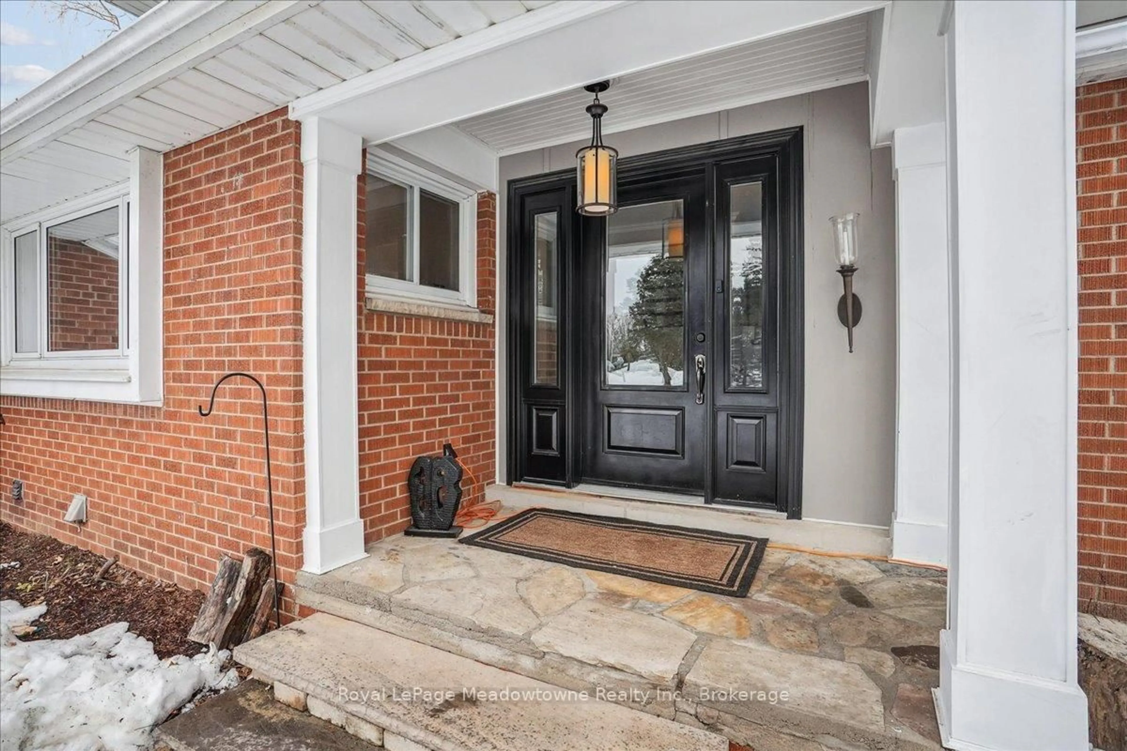 Indoor entryway for 12840 Britannia Rd, Milton Ontario L9E 0V3