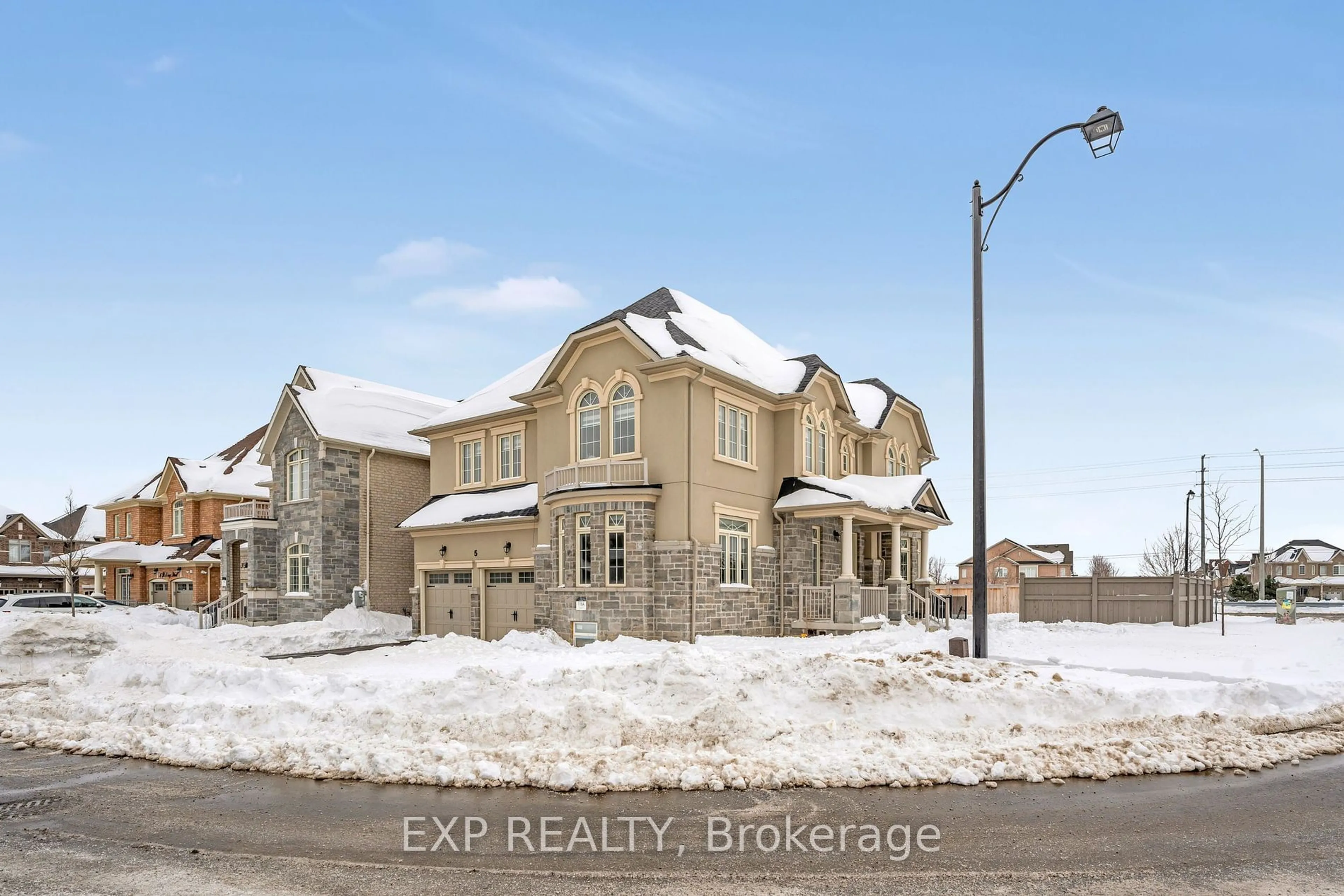 Unknown for 5 Rockway St, Brampton Ontario L6R 4C5