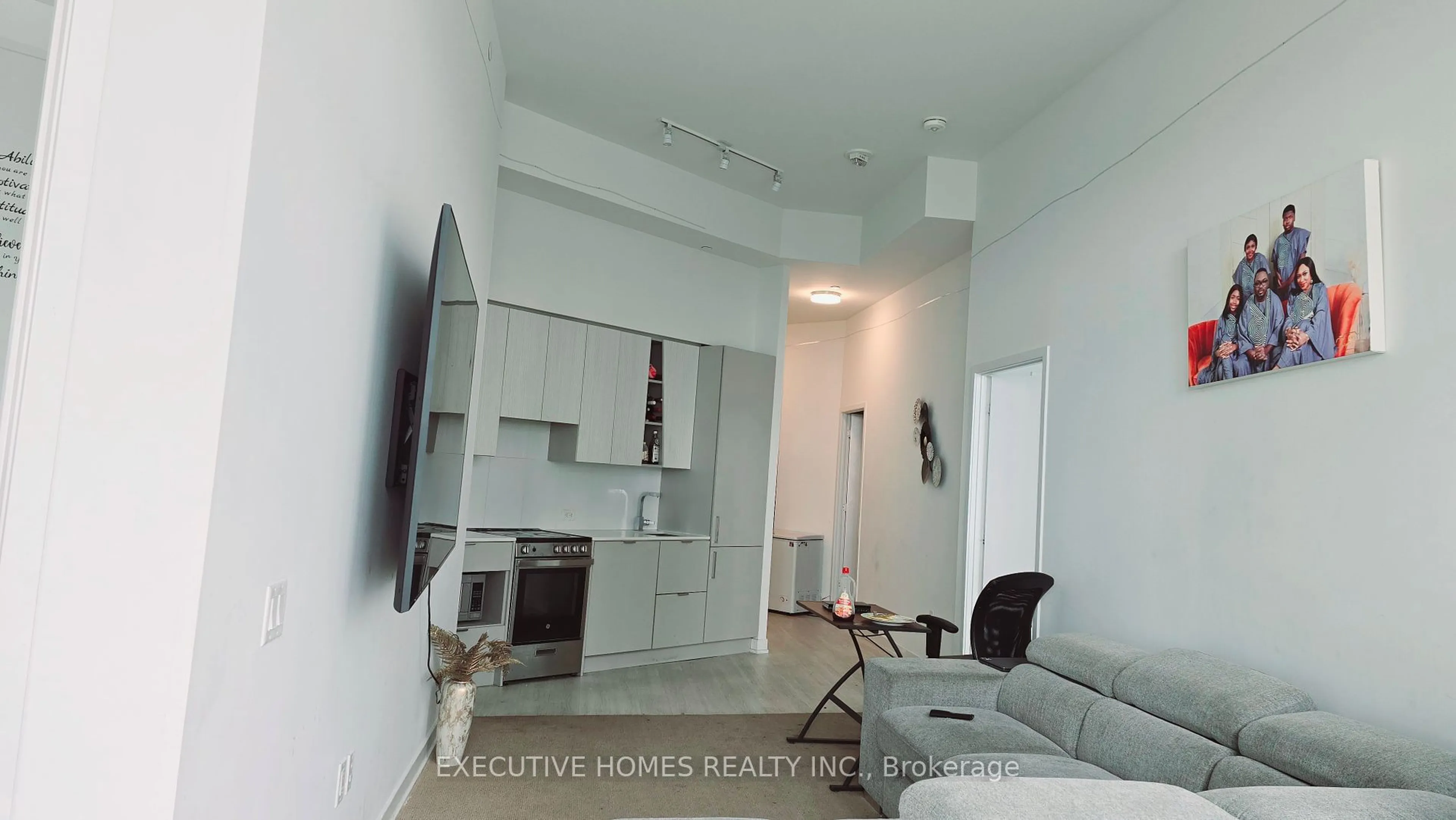 A pic of a room for 3883 Quartz Rd #615, Mississauga Ontario L5B 0M4